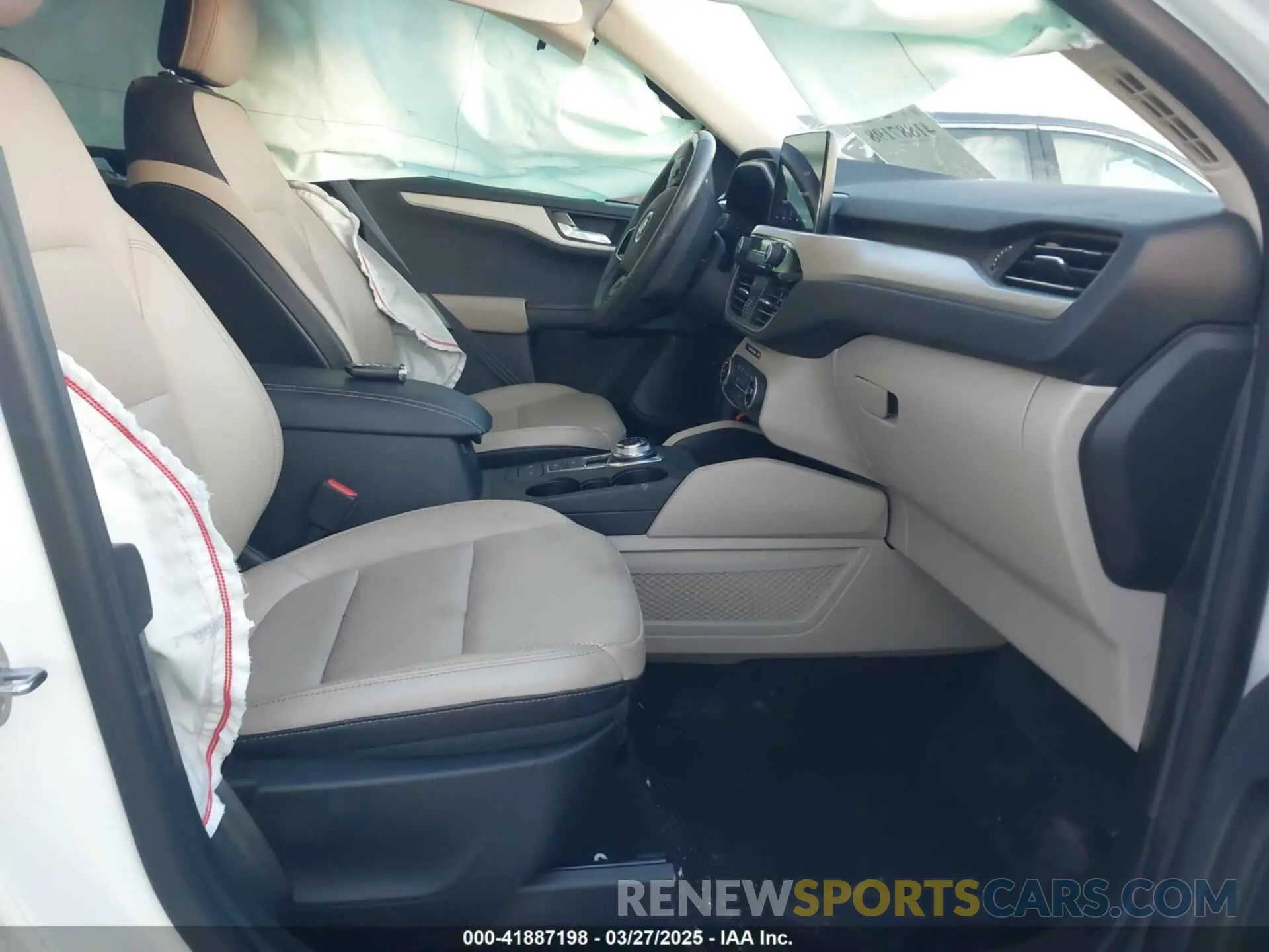 5 fotografías del automóvil dañado 1FMCU0H6XLUC50753 FORD ESCAPE 2020
