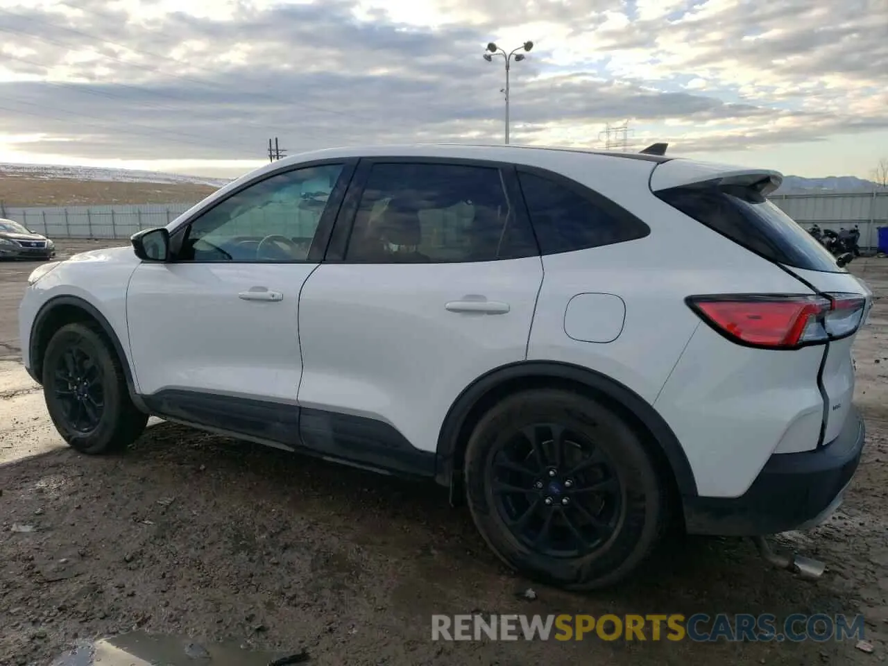 2 fotografías del automóvil dañado 1FMCU9BZ1LUB14101 FORD ESCAPE 2020