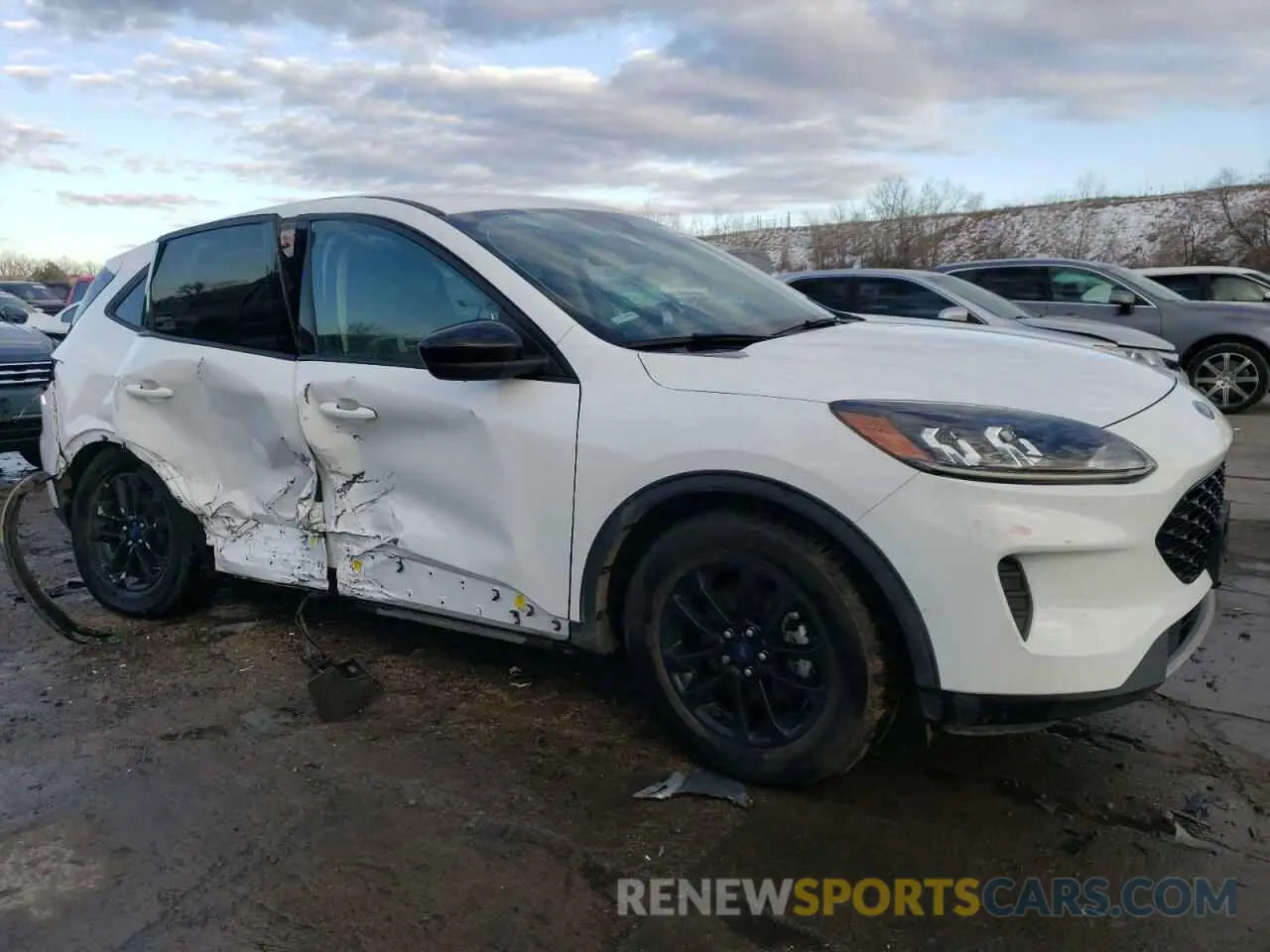 4 fotografías del automóvil dañado 1FMCU9BZ1LUB14101 FORD ESCAPE 2020