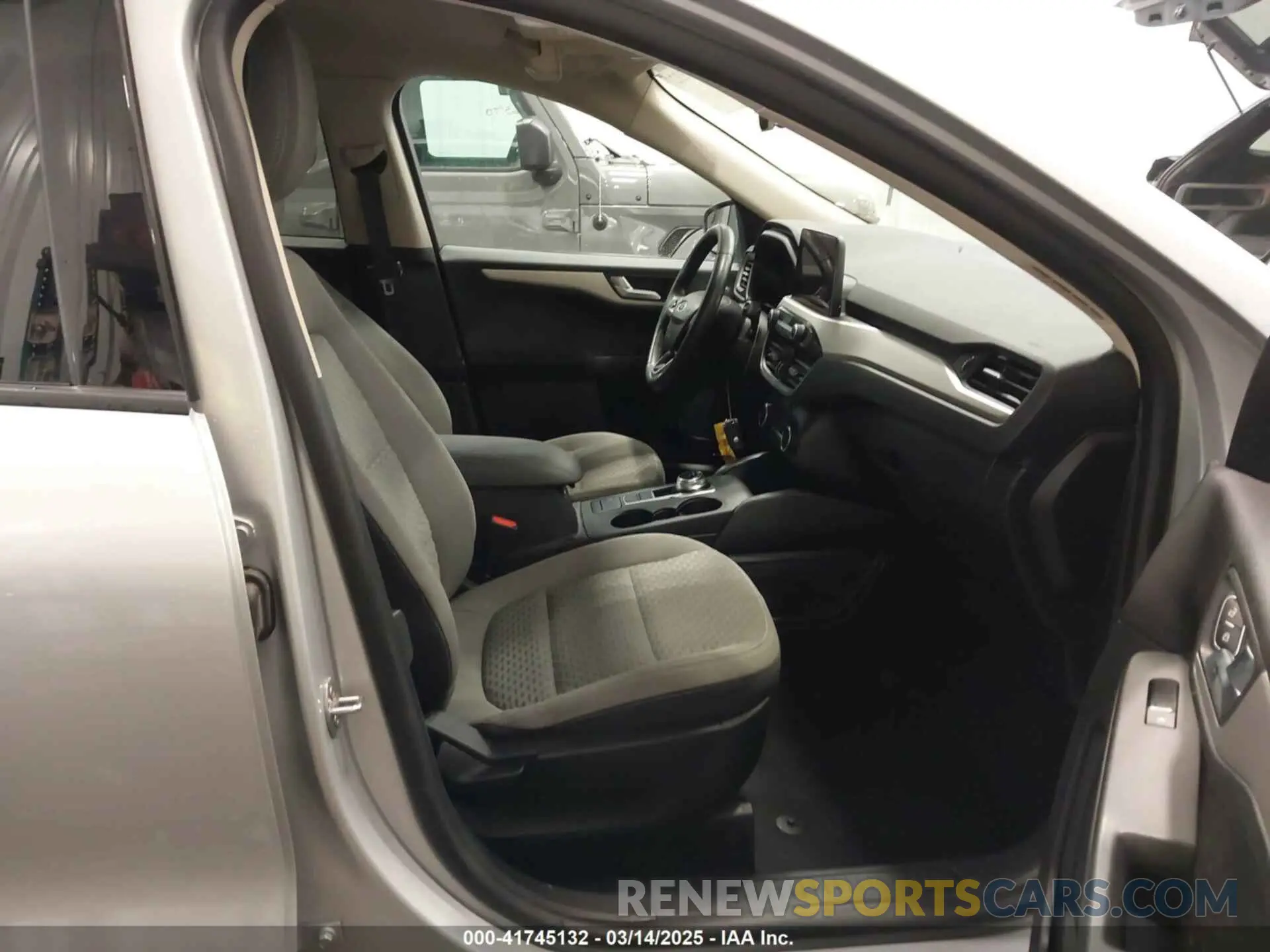 5 fotografías del automóvil dañado 1FMCU9BZ3LUB67351 FORD ESCAPE 2020