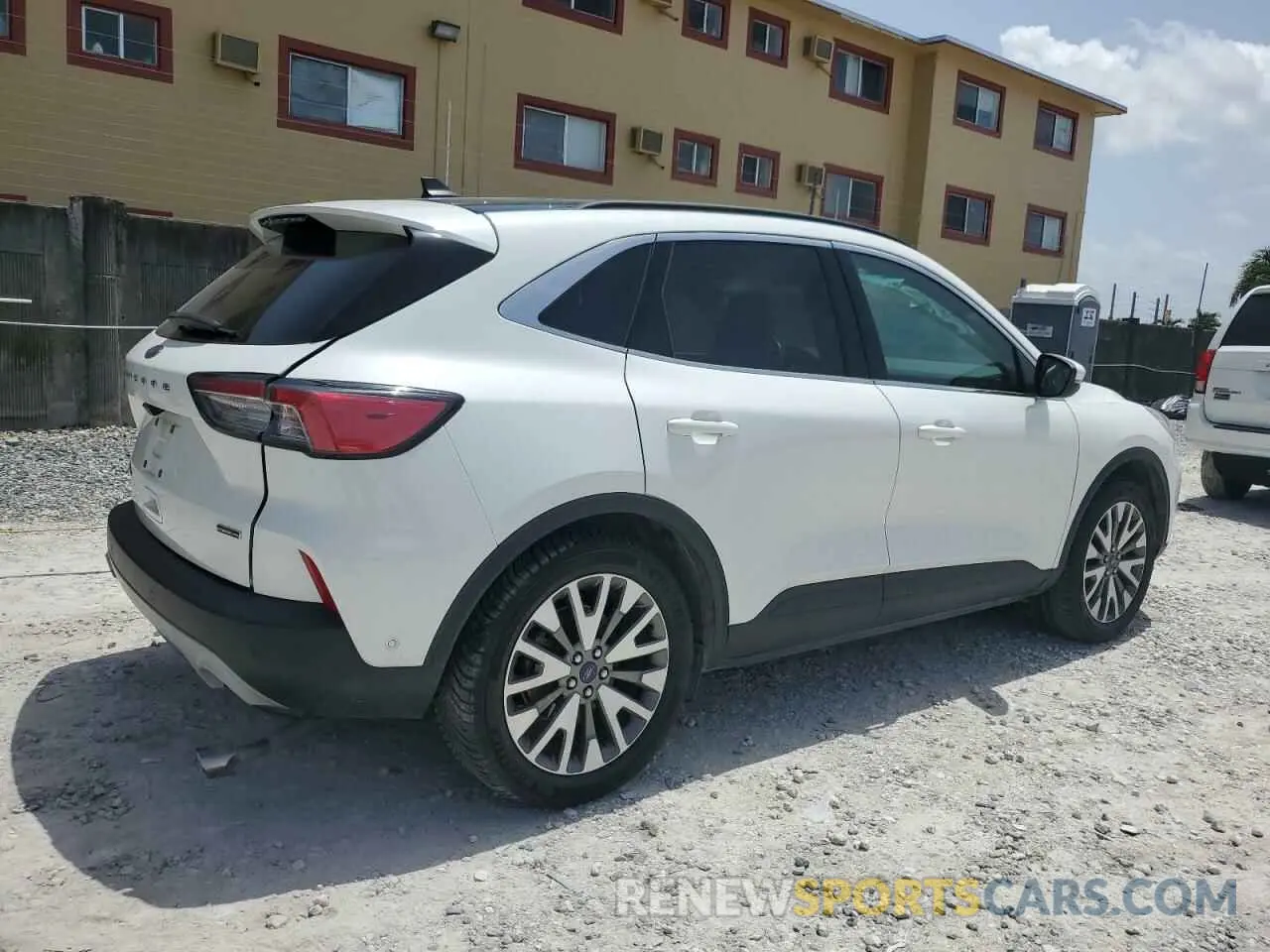 3 fotografías del automóvil dañado 1FMCU9DZ0LUB95931 FORD ESCAPE 2020