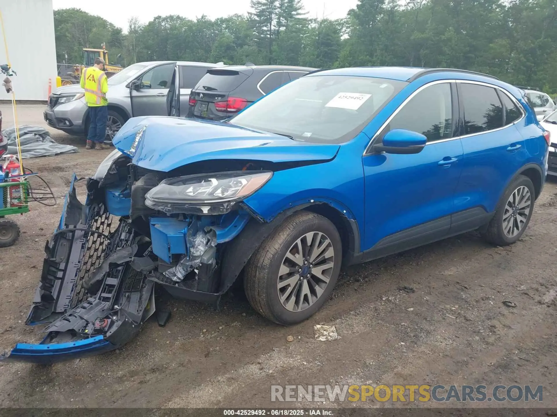 2 fotografías del automóvil dañado 1FMCU9DZ1LUA12889 FORD ESCAPE 2020