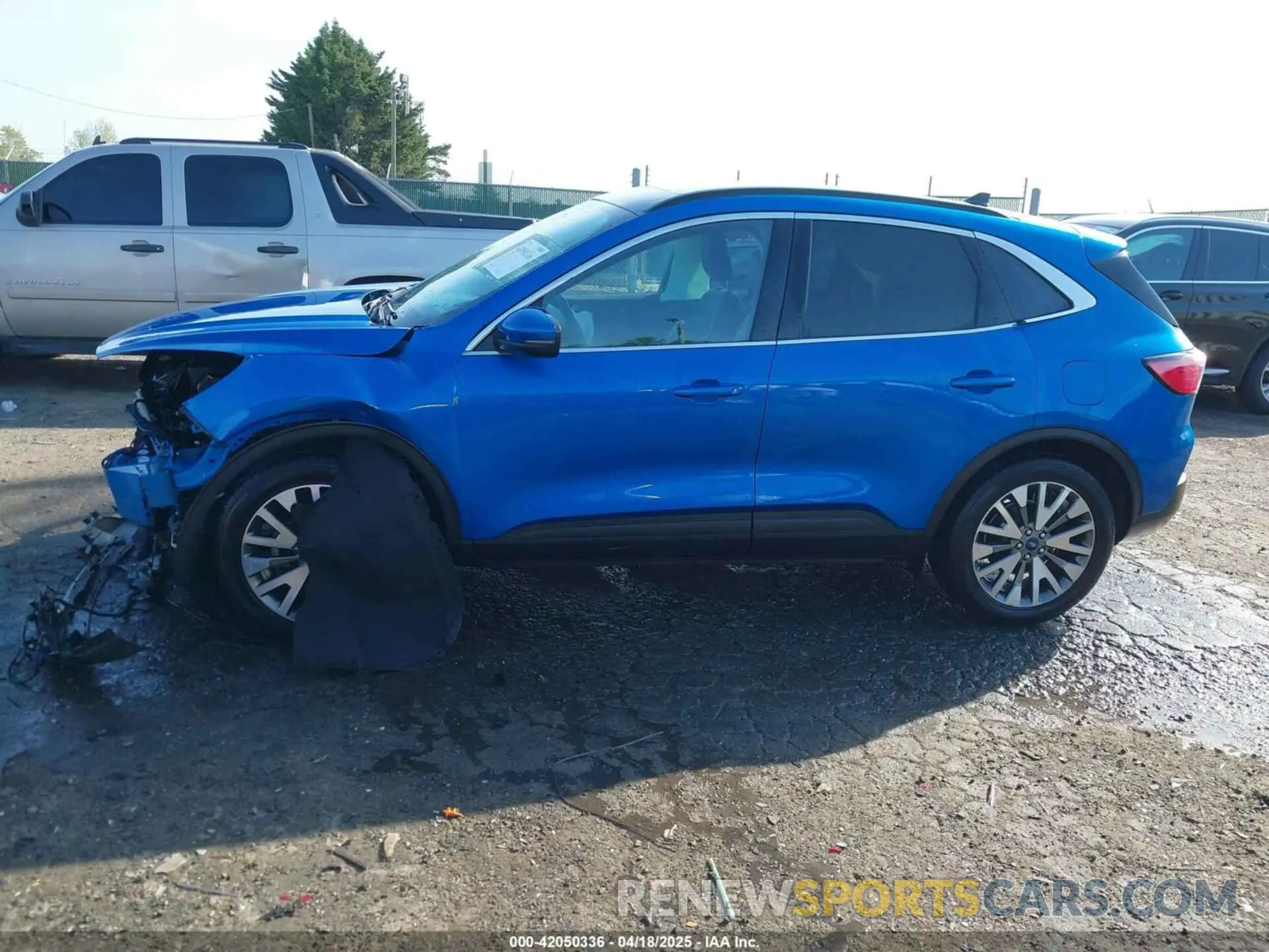 14 fotografías del automóvil dañado 1FMCU9DZ1LUB59214 FORD ESCAPE 2020