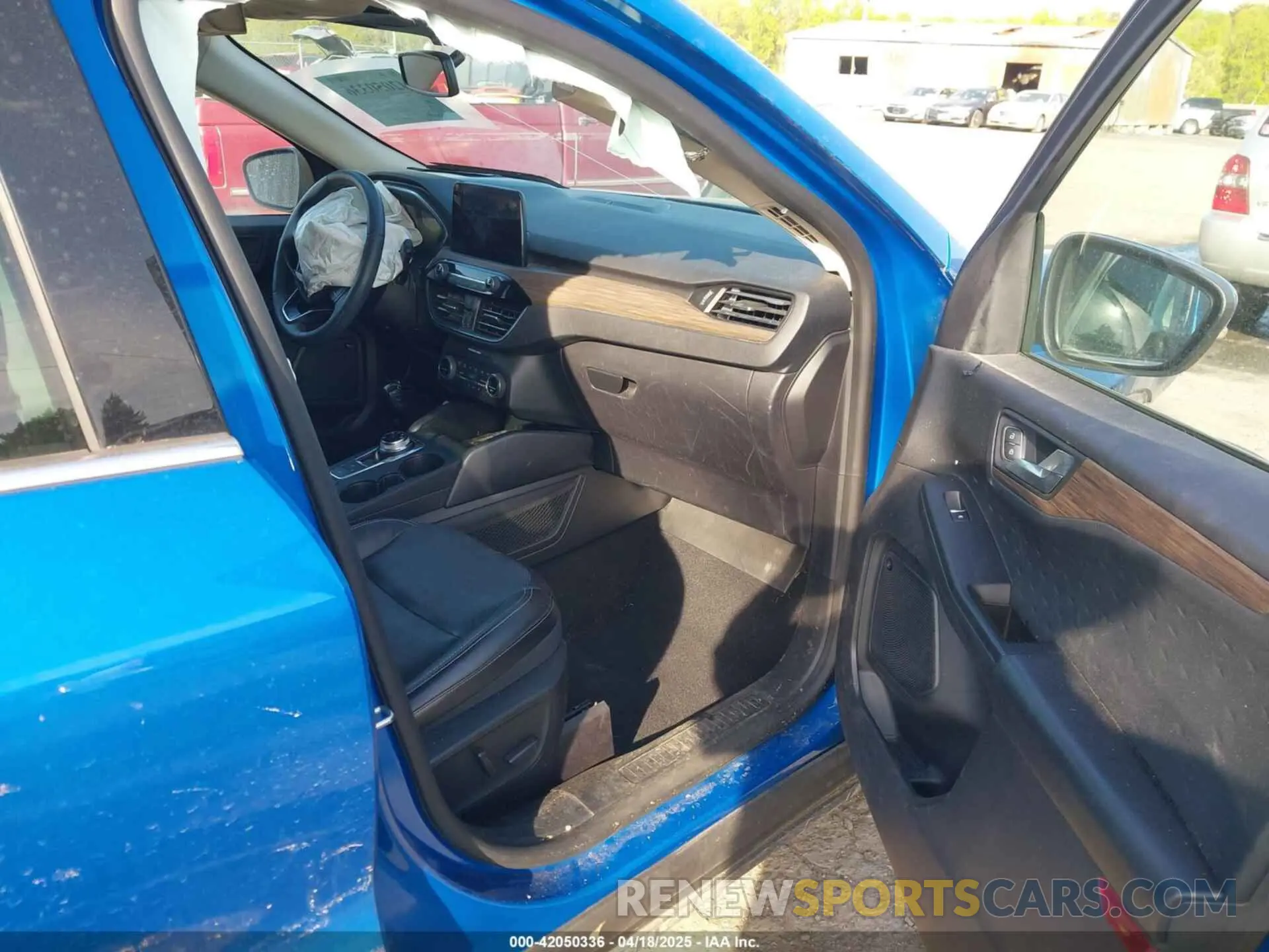 5 fotografías del automóvil dañado 1FMCU9DZ1LUB59214 FORD ESCAPE 2020