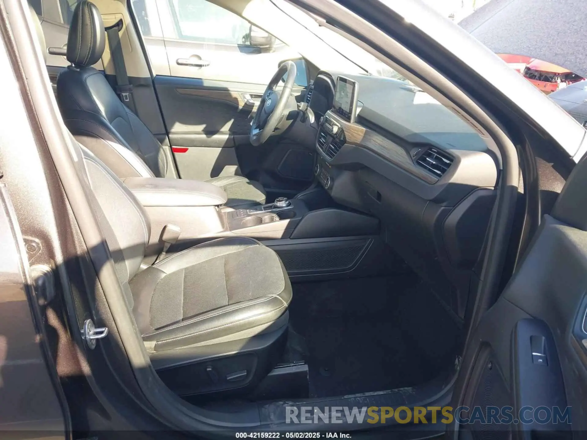 5 fotografías del automóvil dañado 1FMCU9DZ6LUB12874 FORD ESCAPE 2020