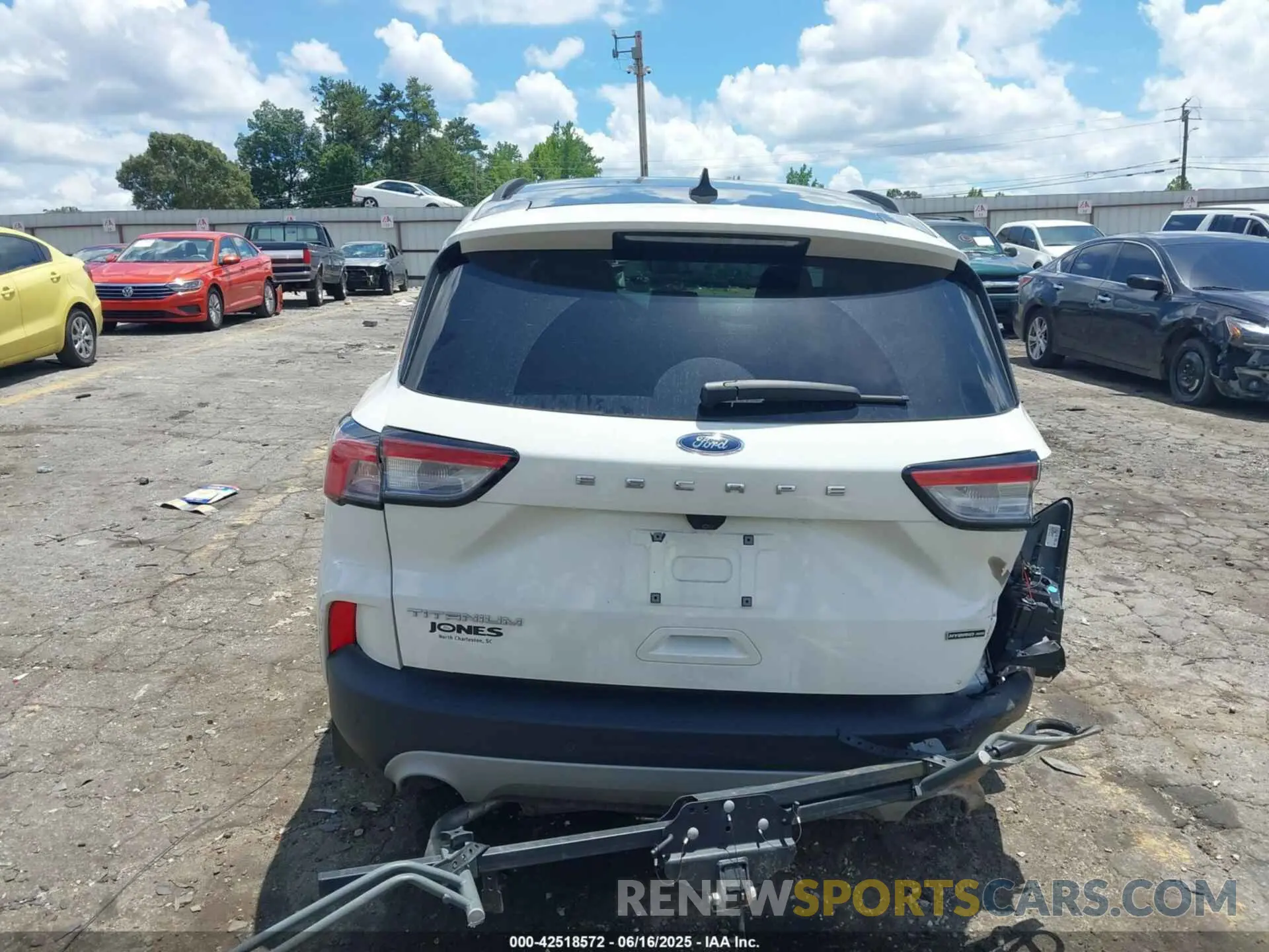 15 fotografías del automóvil dañado 1FMCU9DZ7LUB56124 FORD ESCAPE 2020