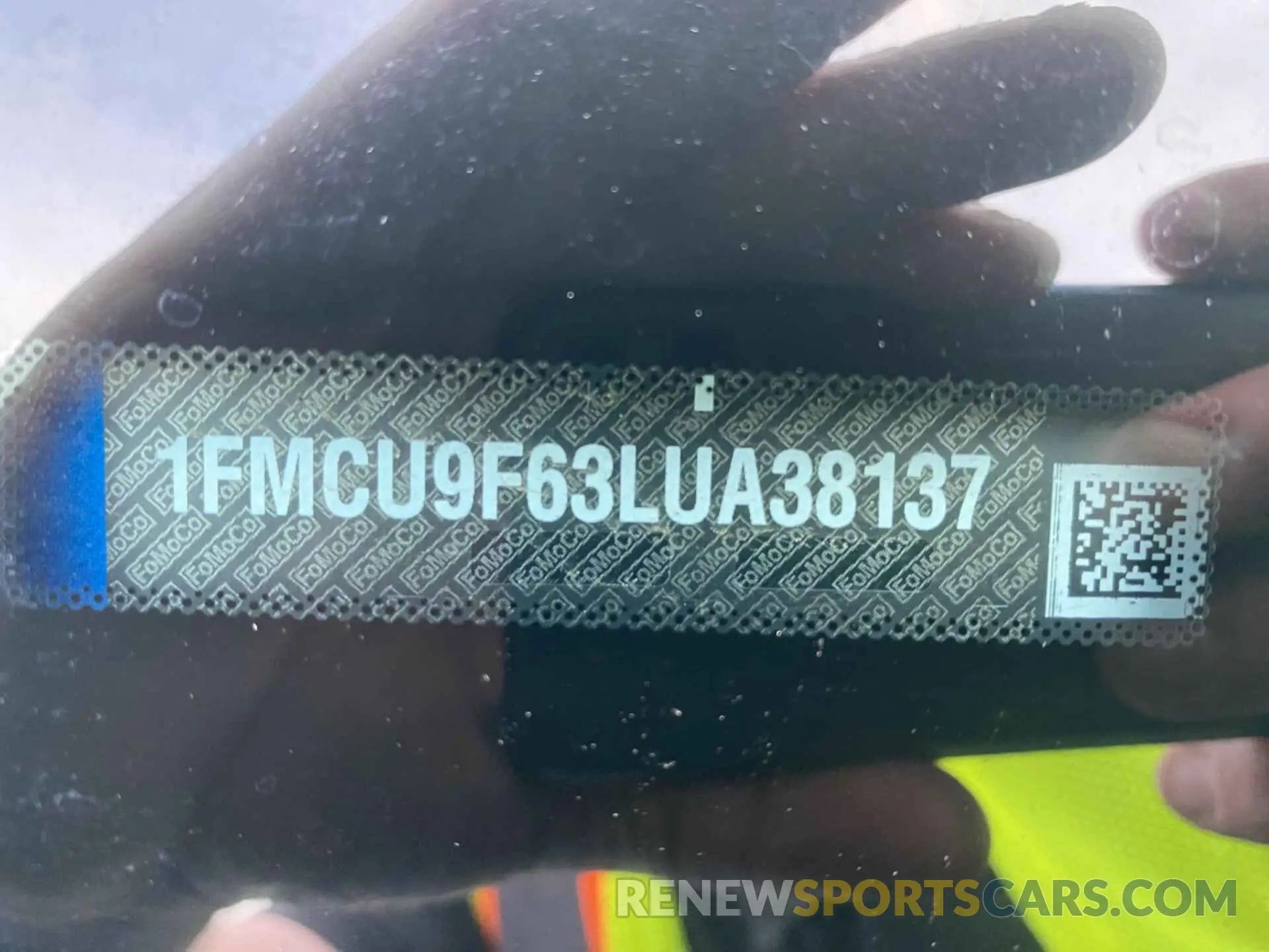 2 fotografías del automóvil dañado 1FMCU9F63LUA38137 FORD ESCAPE 2020