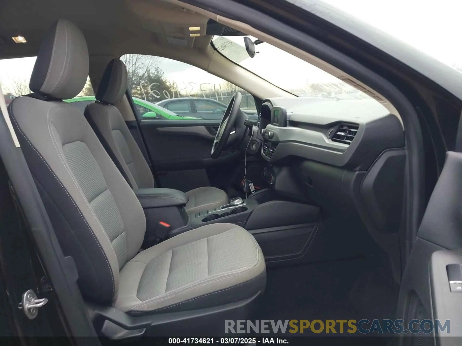 5 fotografías del automóvil dañado 1FMCU9F65LUA08086 FORD ESCAPE 2020