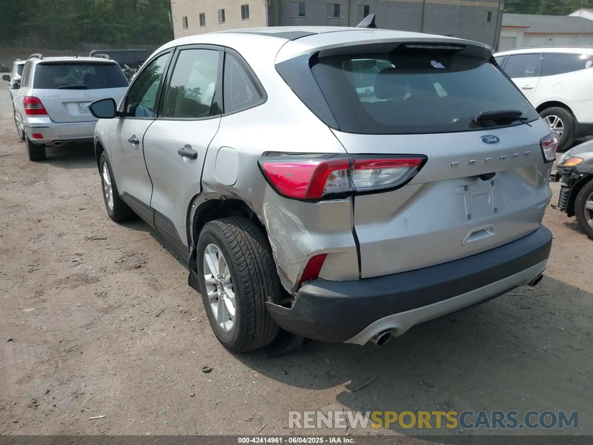 3 fotografías del automóvil dañado 1FMCU9F66LUA60875 FORD ESCAPE 2020
