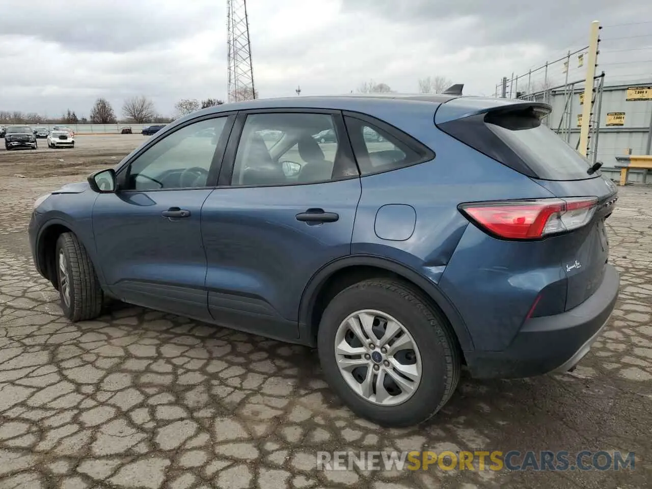 2 fotografías del automóvil dañado 1FMCU9F6XLUC06825 FORD ESCAPE 2020