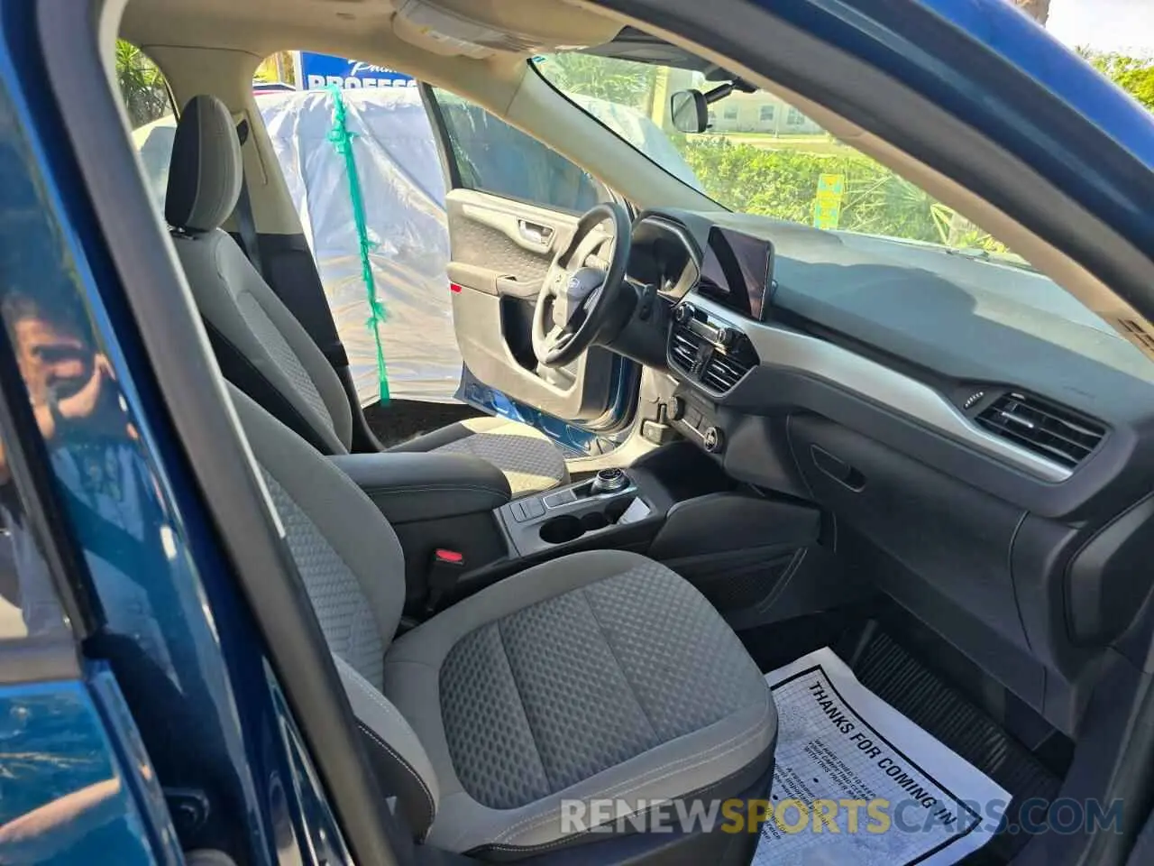 5 fotografías del automóvil dañado 1FMCU9G60LUA09015 FORD ESCAPE 2020