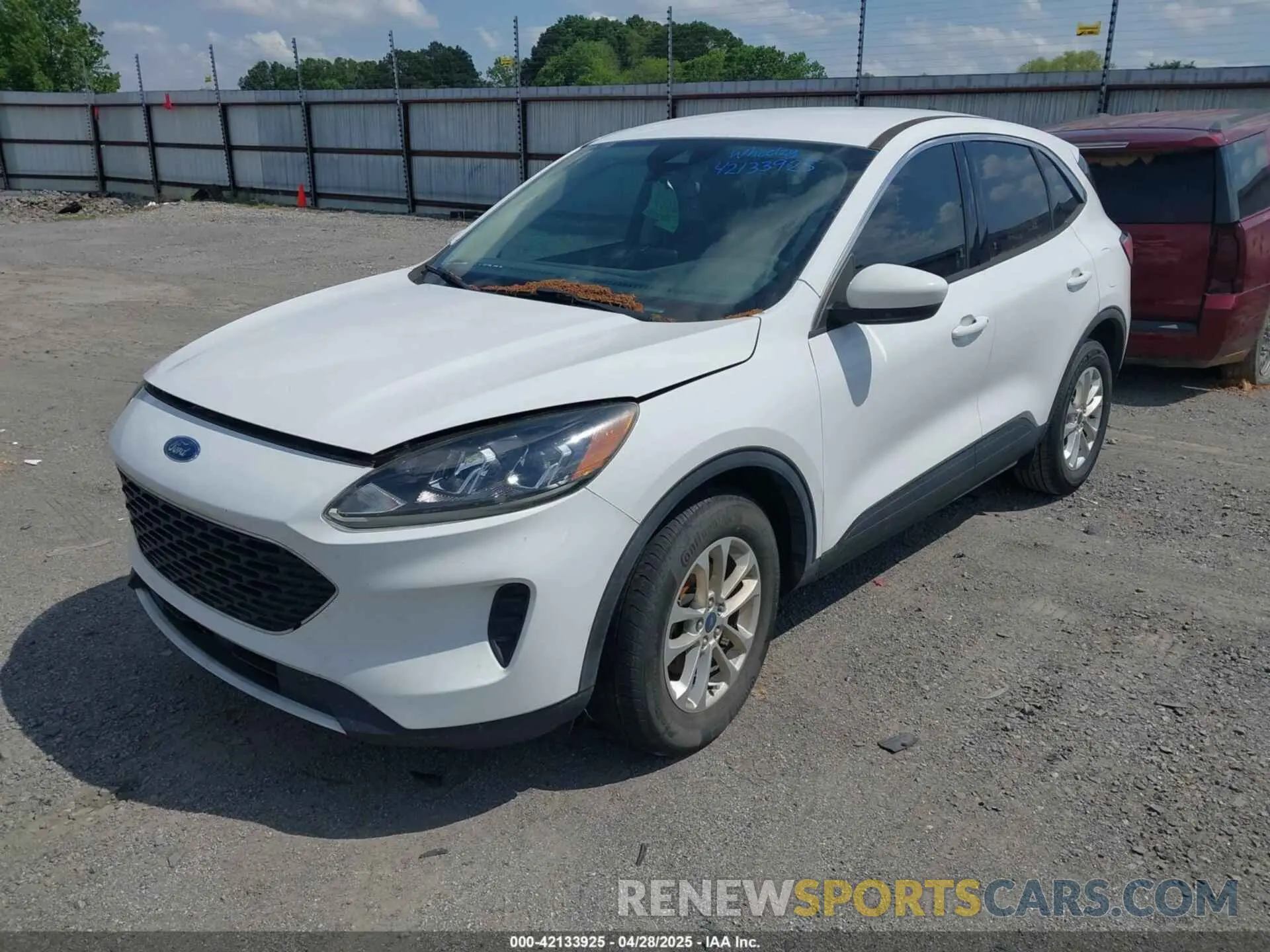 2 fotografías del automóvil dañado 1FMCU9G60LUA23335 FORD ESCAPE 2020
