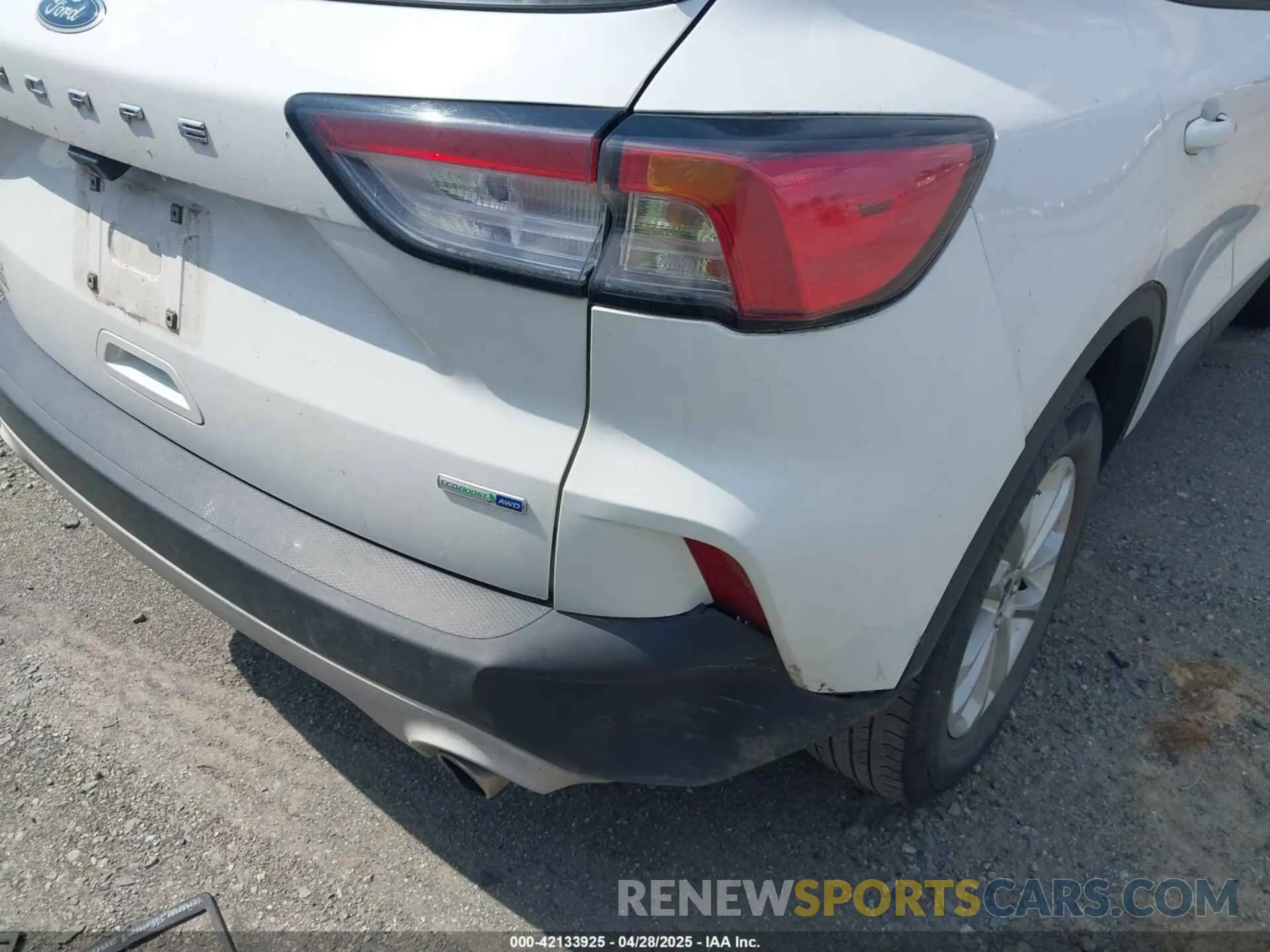 6 fotografías del automóvil dañado 1FMCU9G60LUA23335 FORD ESCAPE 2020