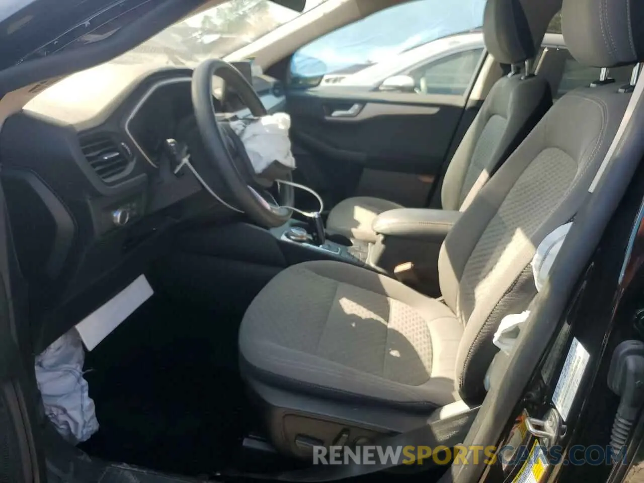 7 fotografías del automóvil dañado 1FMCU9G60LUA95345 FORD ESCAPE 2020