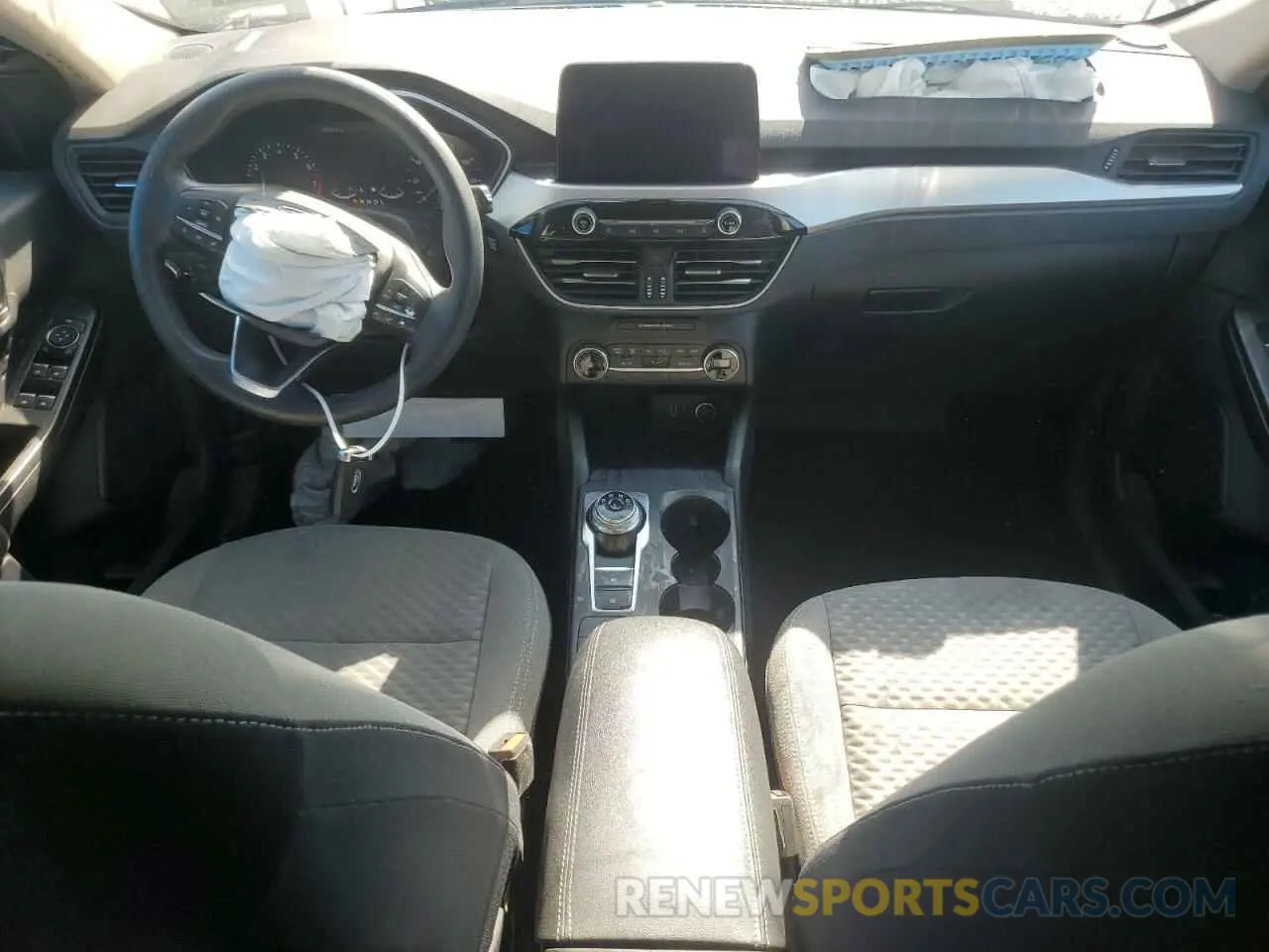 8 fotografías del automóvil dañado 1FMCU9G60LUA95345 FORD ESCAPE 2020