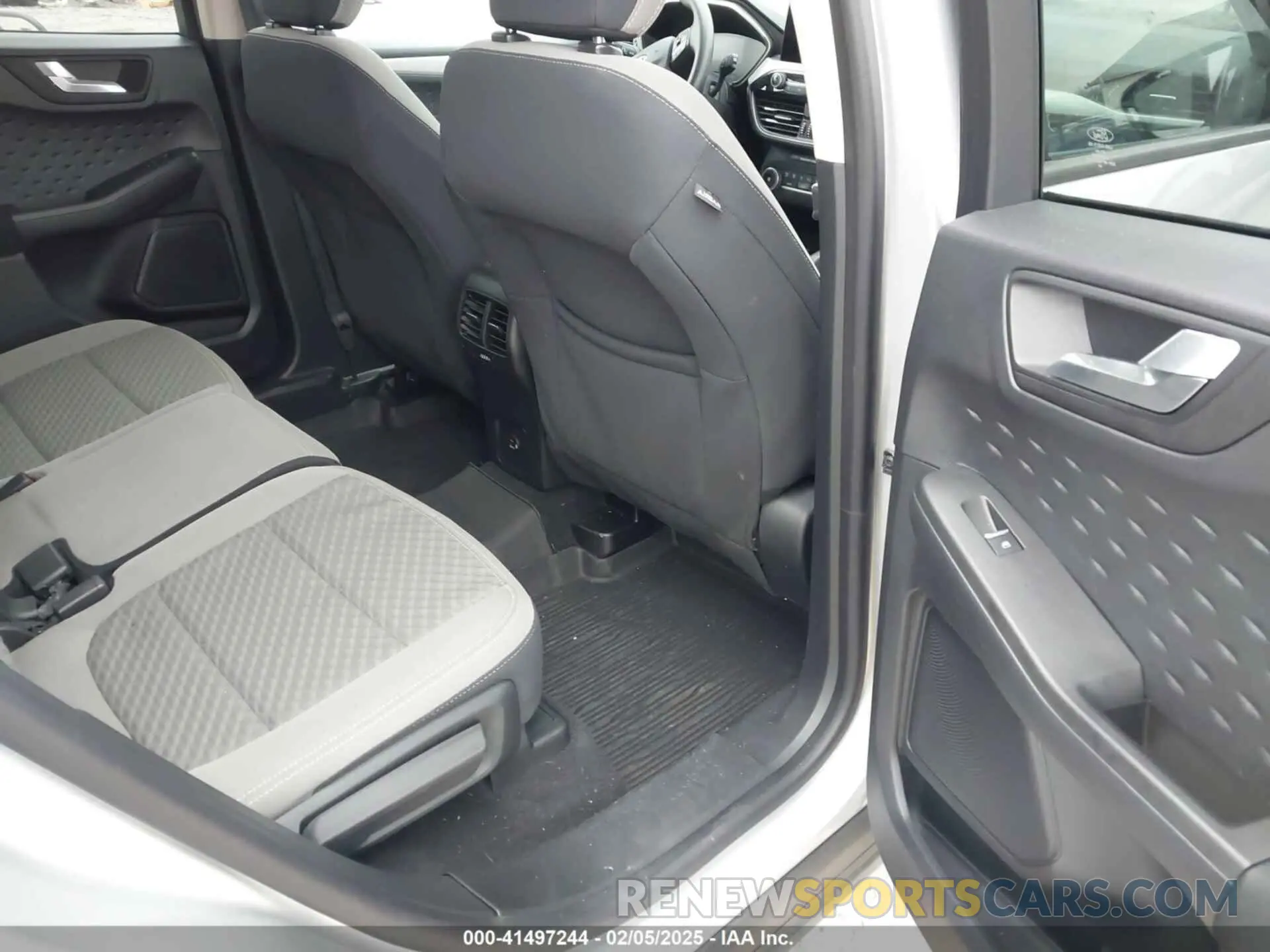 8 fotografías del automóvil dañado 1FMCU9G60LUB46634 FORD ESCAPE 2020