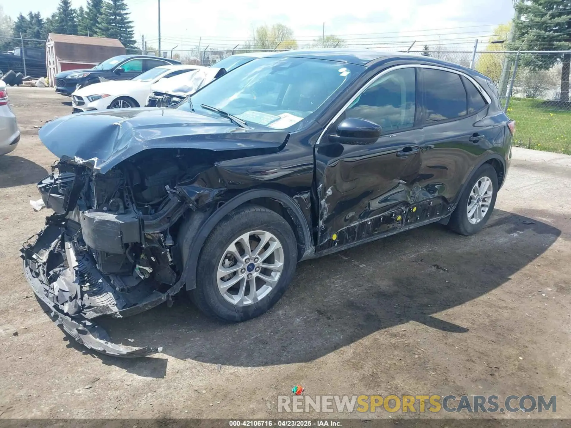 2 fotografías del automóvil dañado 1FMCU9G61LUA09783 FORD ESCAPE 2020