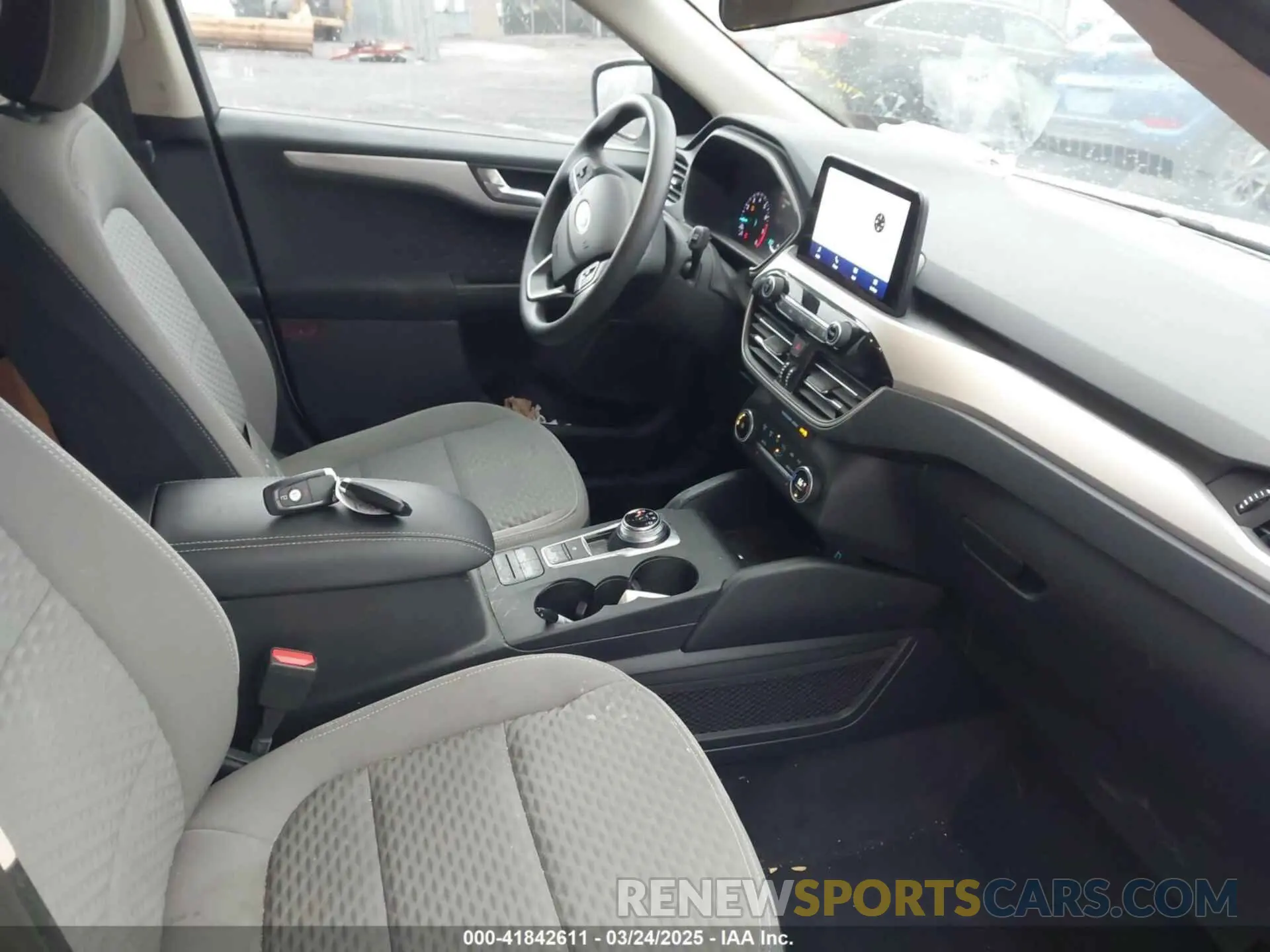 5 fotografías del automóvil dañado 1FMCU9G61LUB80243 FORD ESCAPE 2020