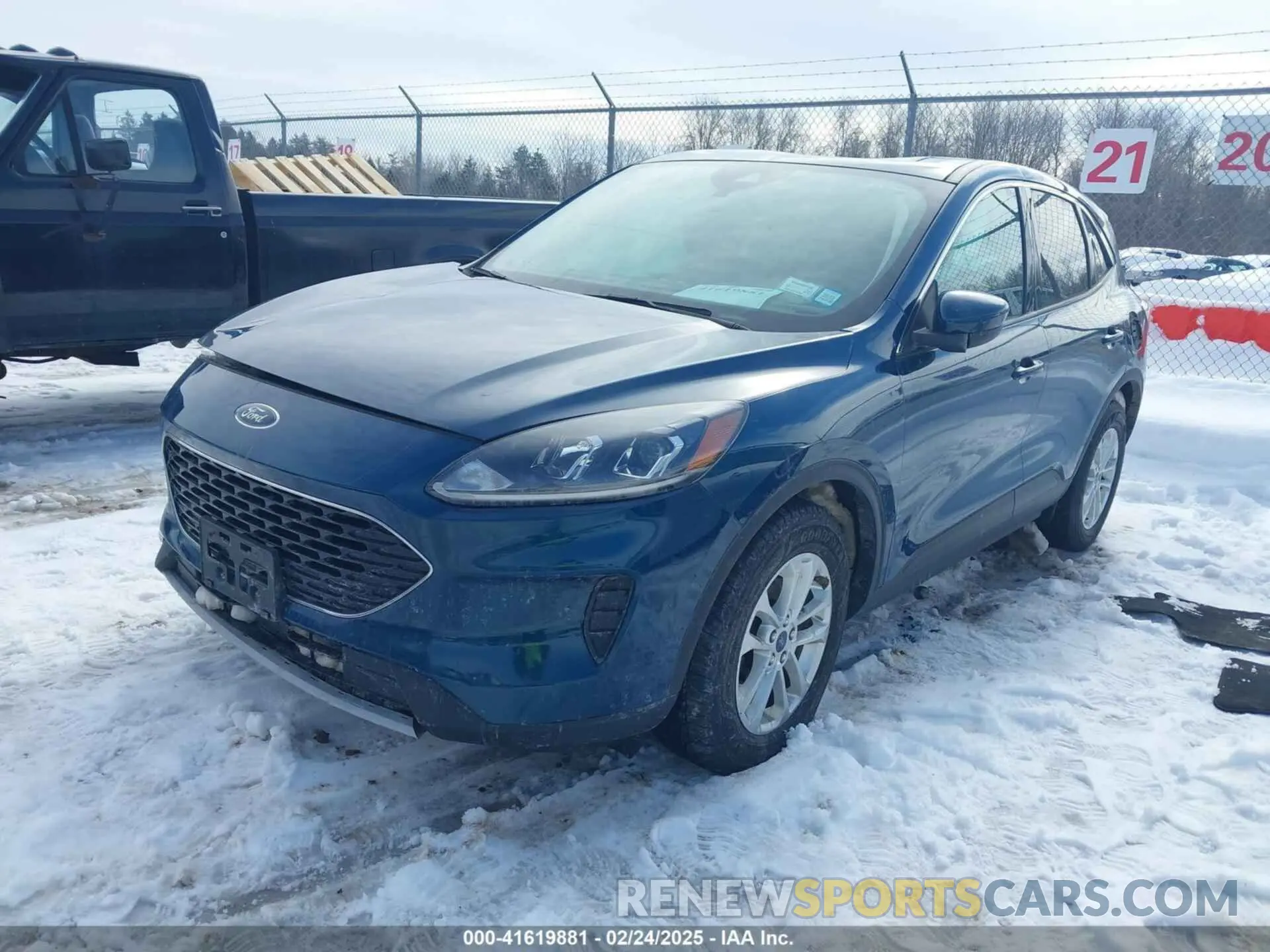 2 fotografías del automóvil dañado 1FMCU9G61LUC07358 FORD ESCAPE 2020