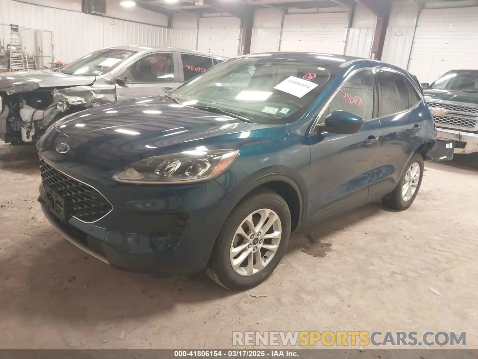 2 fotografías del automóvil dañado 1FMCU9G61LUC36987 FORD ESCAPE 2020