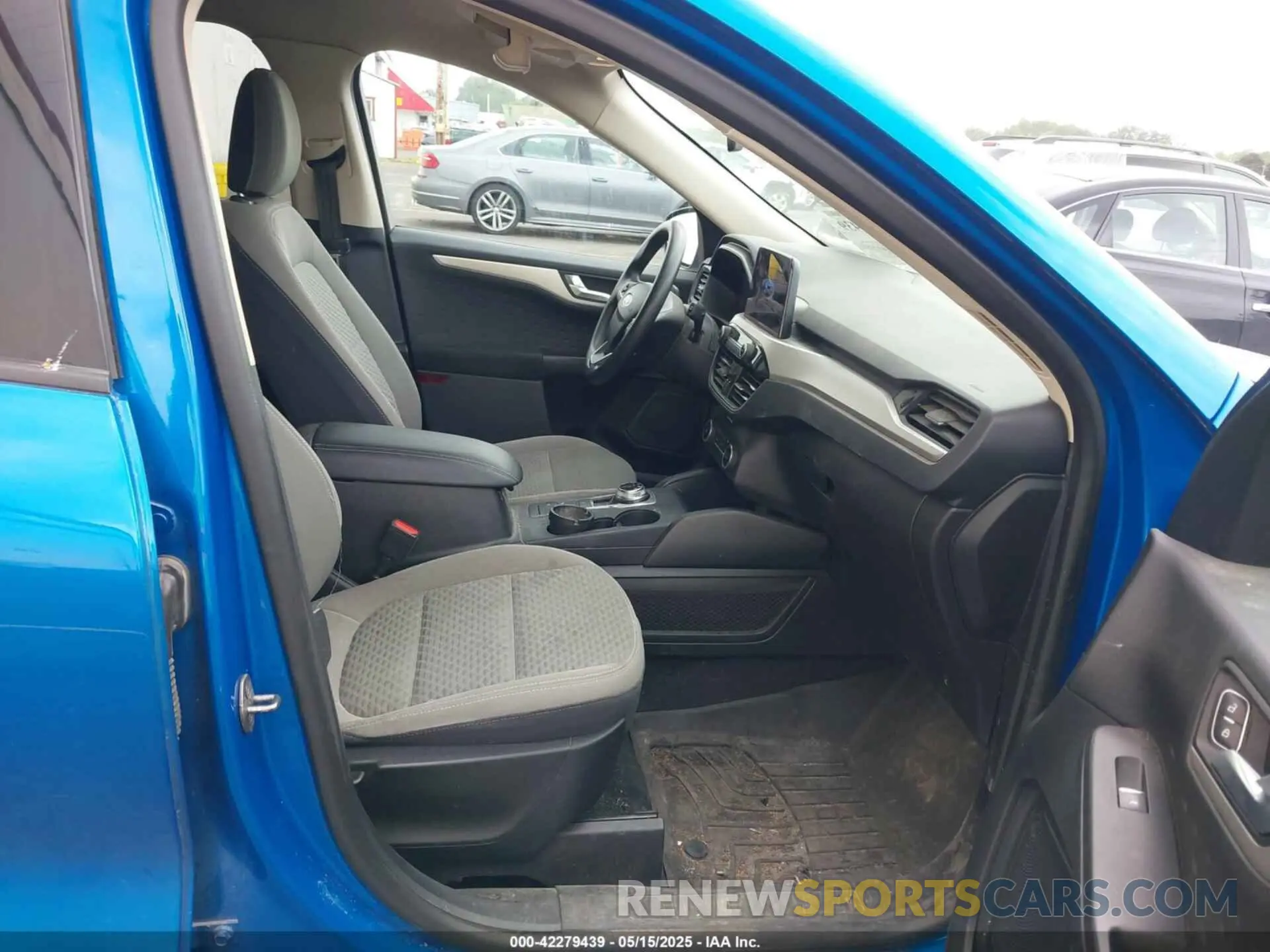 5 fotografías del automóvil dañado 1FMCU9G62LUB06927 FORD ESCAPE 2020