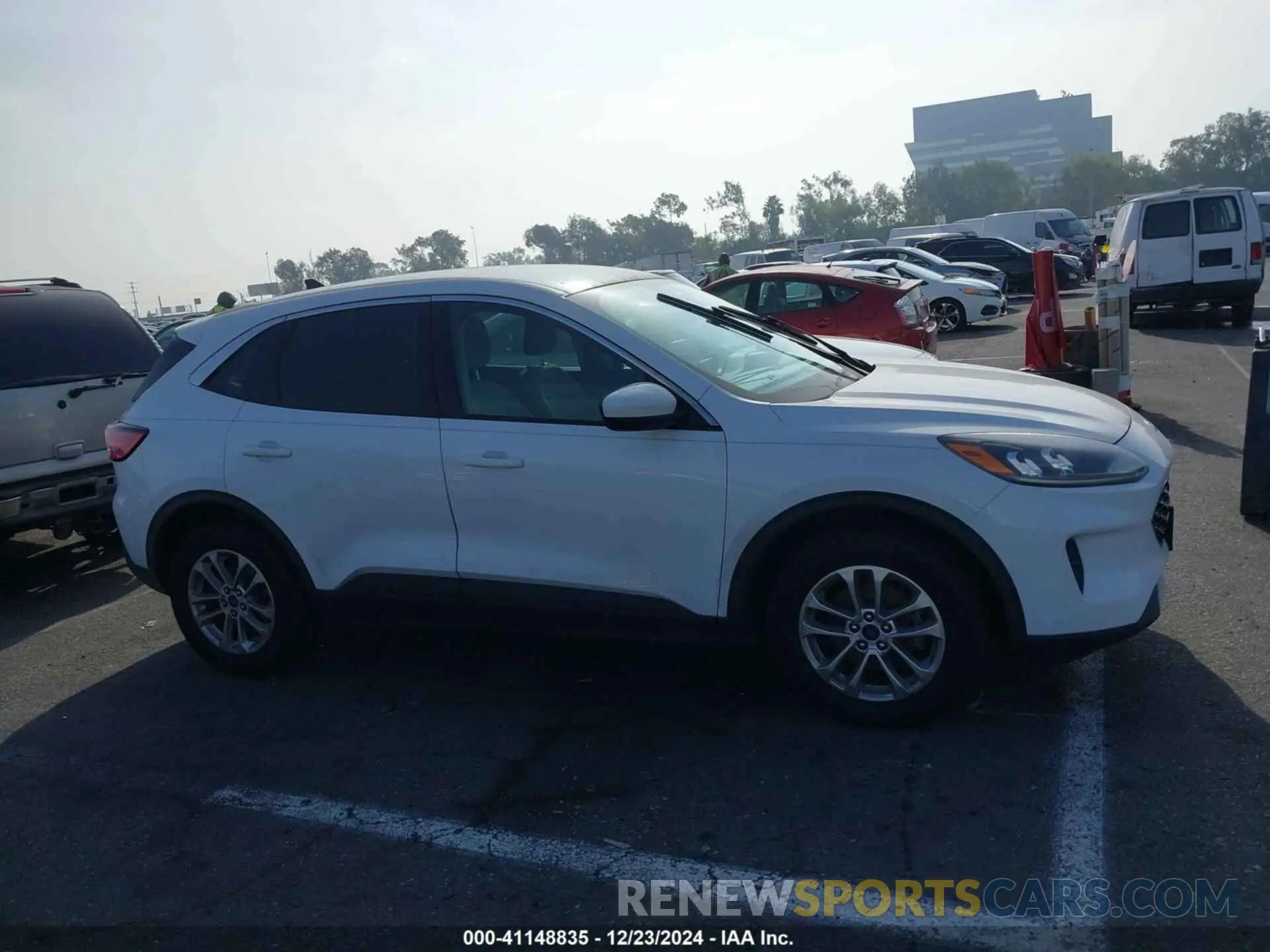 13 fotografías del automóvil dañado 1FMCU9G62LUB72944 FORD ESCAPE 2020