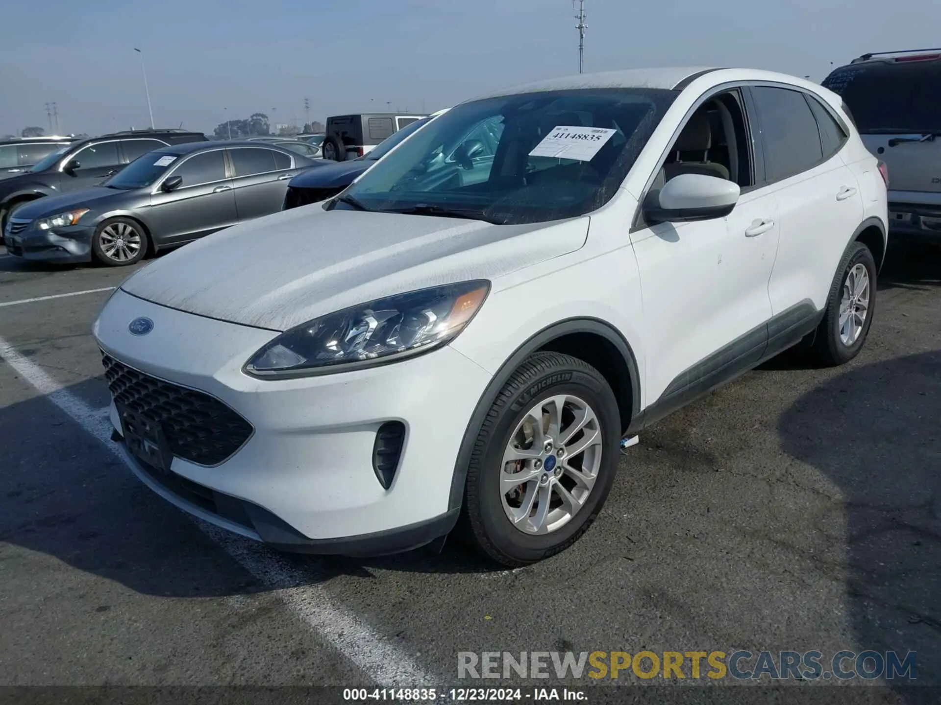 2 fotografías del automóvil dañado 1FMCU9G62LUB72944 FORD ESCAPE 2020