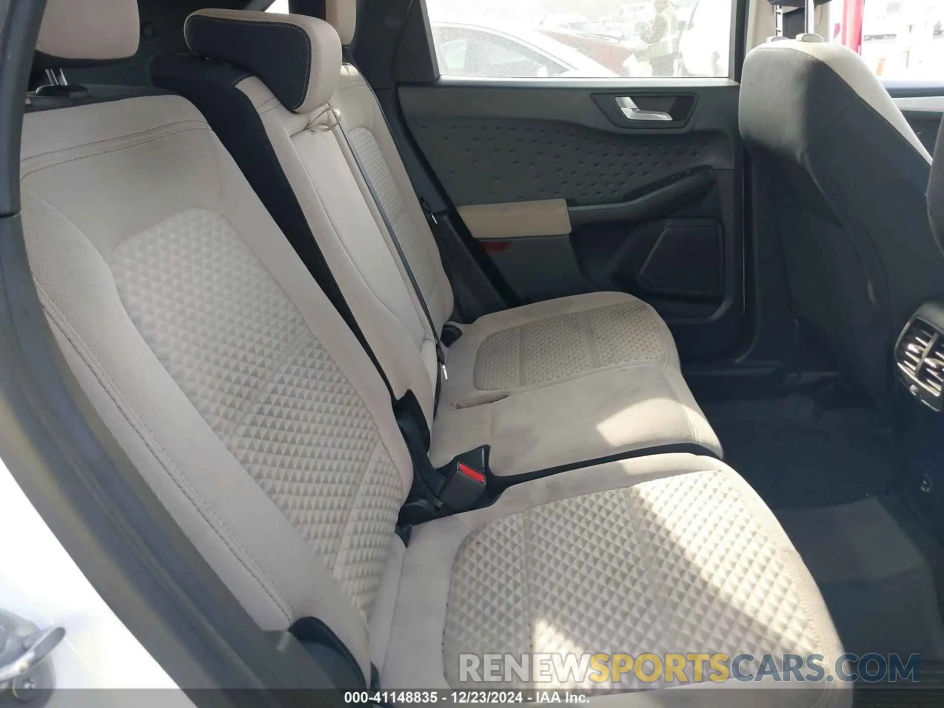 8 fotografías del automóvil dañado 1FMCU9G62LUB72944 FORD ESCAPE 2020