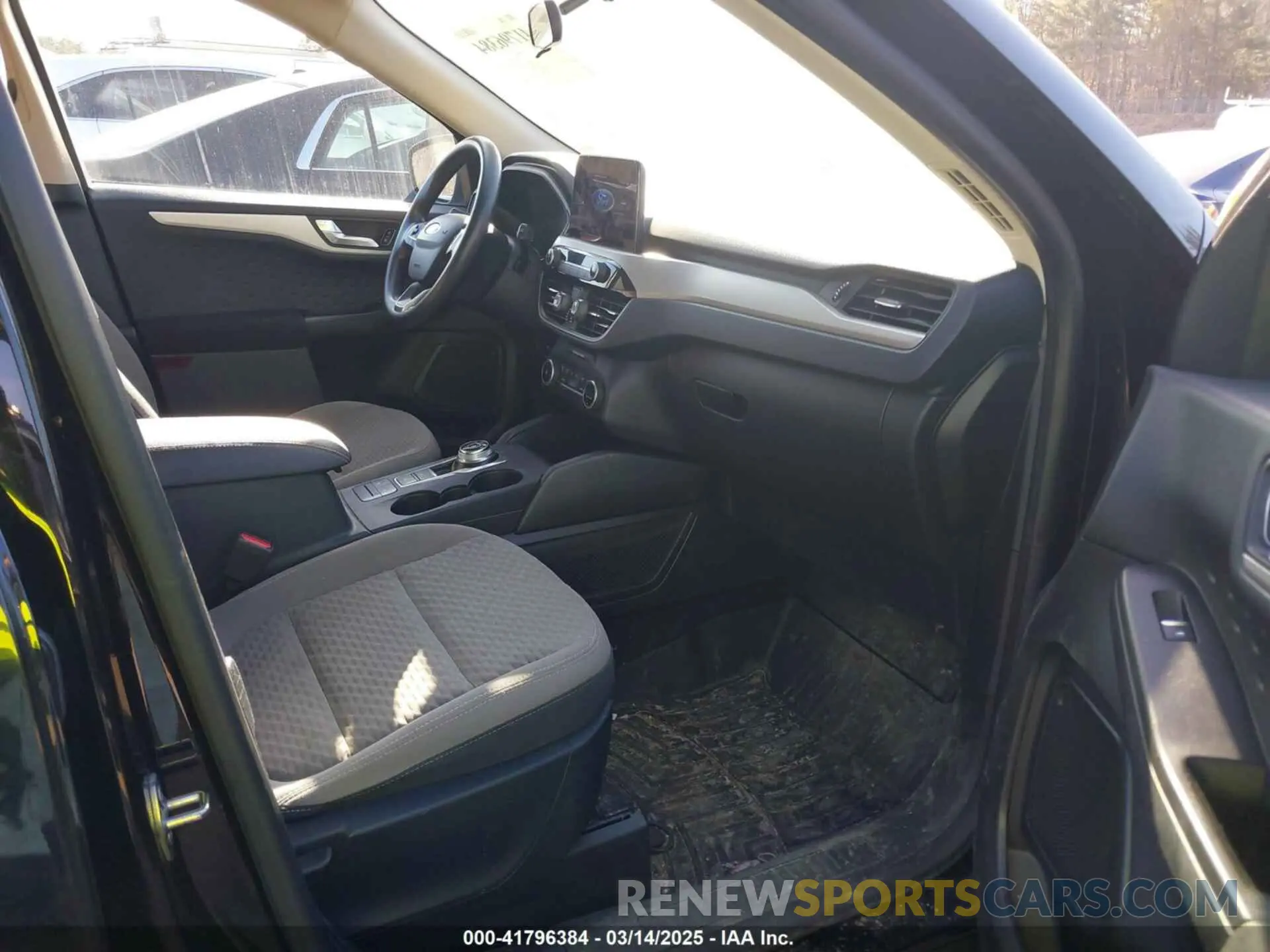 5 fotografías del automóvil dañado 1FMCU9G62LUC22404 FORD ESCAPE 2020