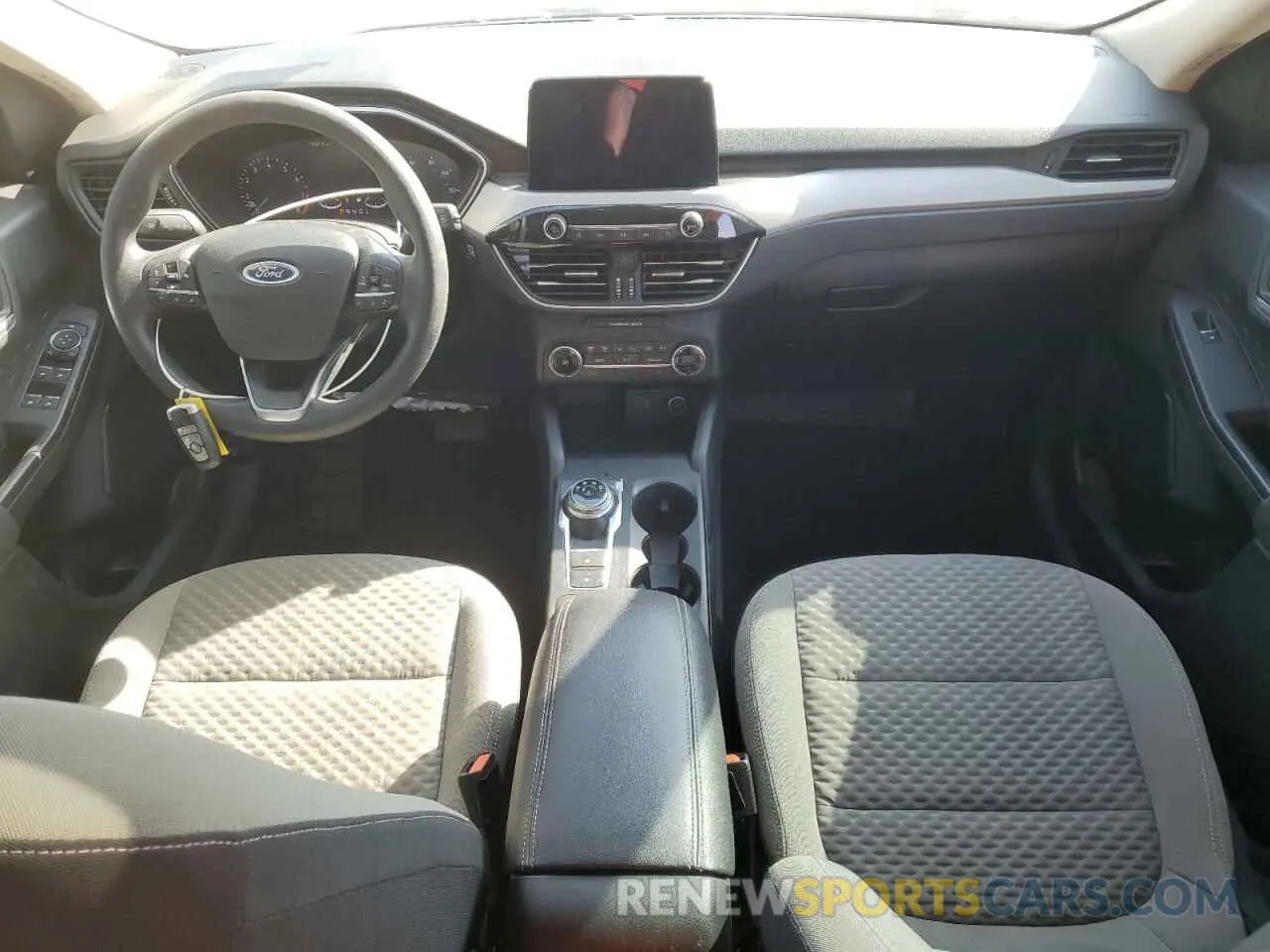 8 fotografías del automóvil dañado 1FMCU9G63LUA01099 FORD ESCAPE 2020