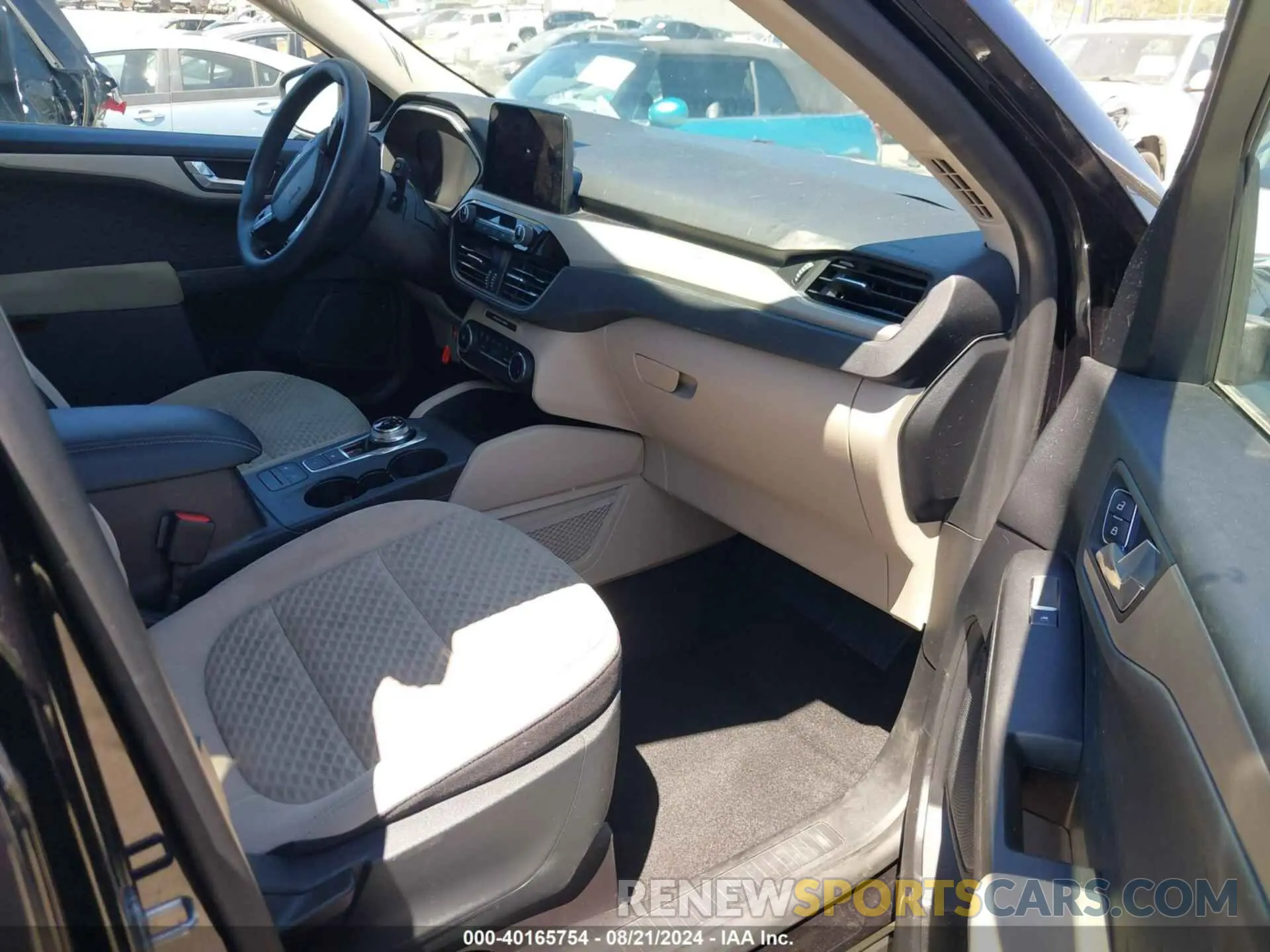 5 fotografías del automóvil dañado 1FMCU9G63LUA89894 FORD ESCAPE 2020