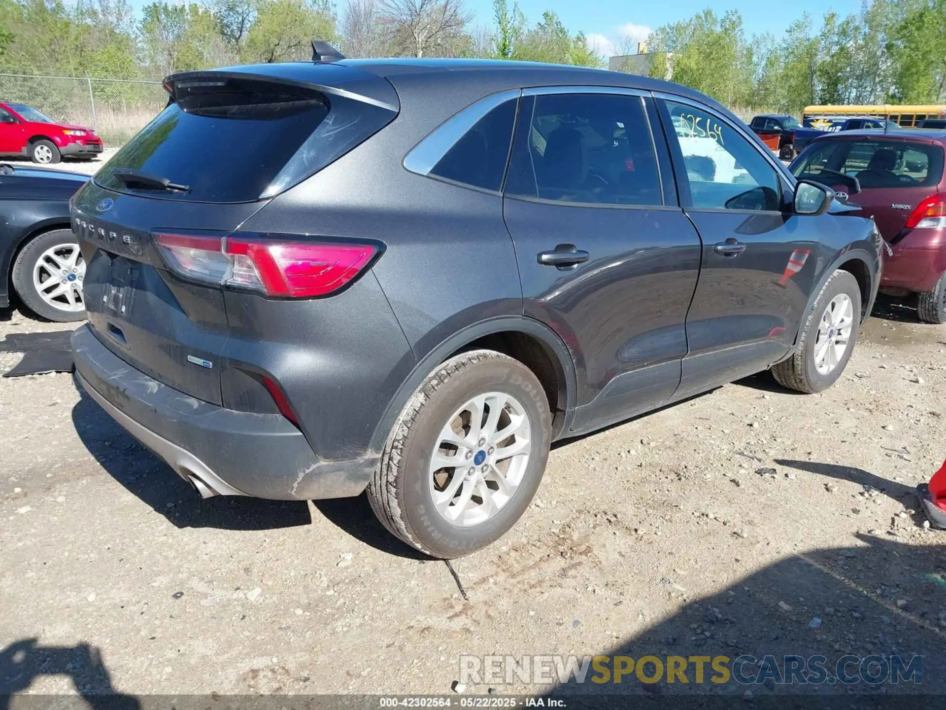 4 fotografías del automóvil dañado 1FMCU9G63LUC13520 FORD ESCAPE 2020