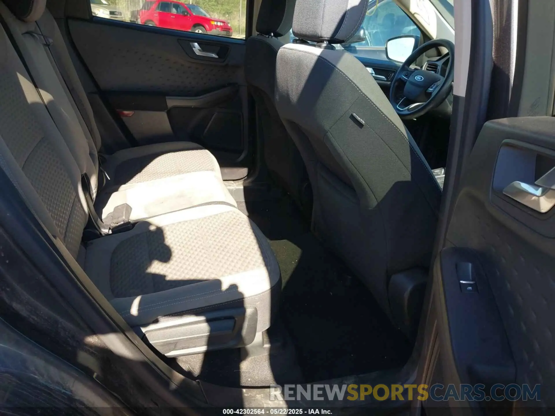 8 fotografías del automóvil dañado 1FMCU9G63LUC13520 FORD ESCAPE 2020