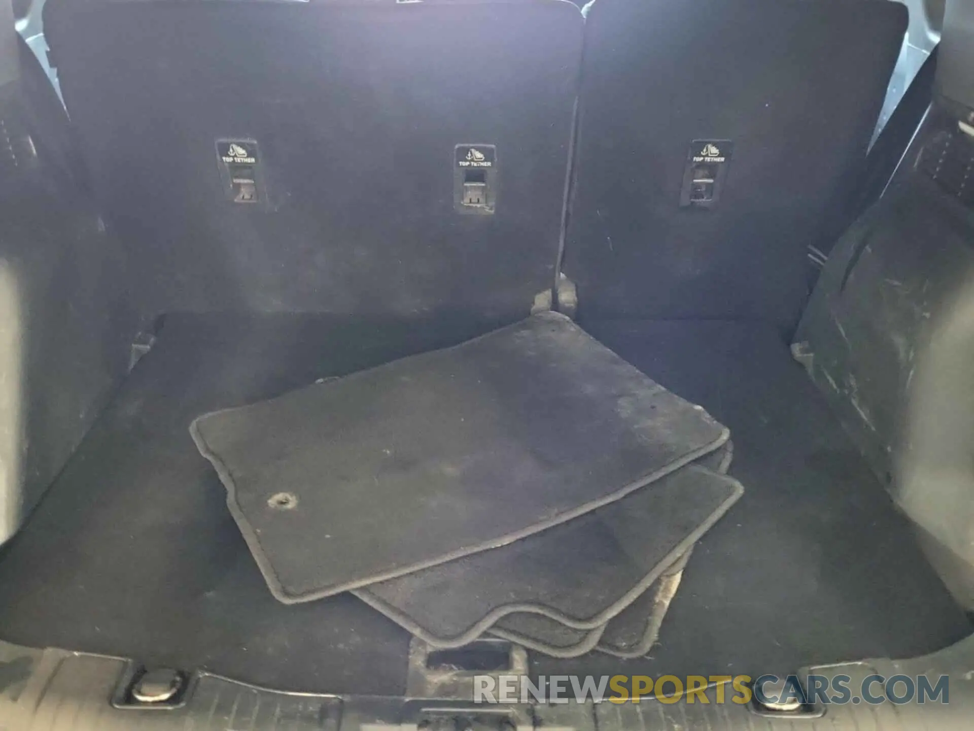 2 fotografías del automóvil dañado 1FMCU9G64LUA69878 FORD ESCAPE 2020