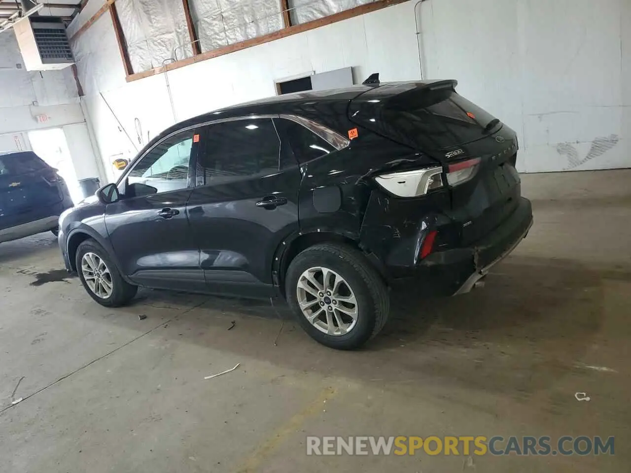 2 fotografías del automóvil dañado 1FMCU9G64LUA73381 FORD ESCAPE 2020