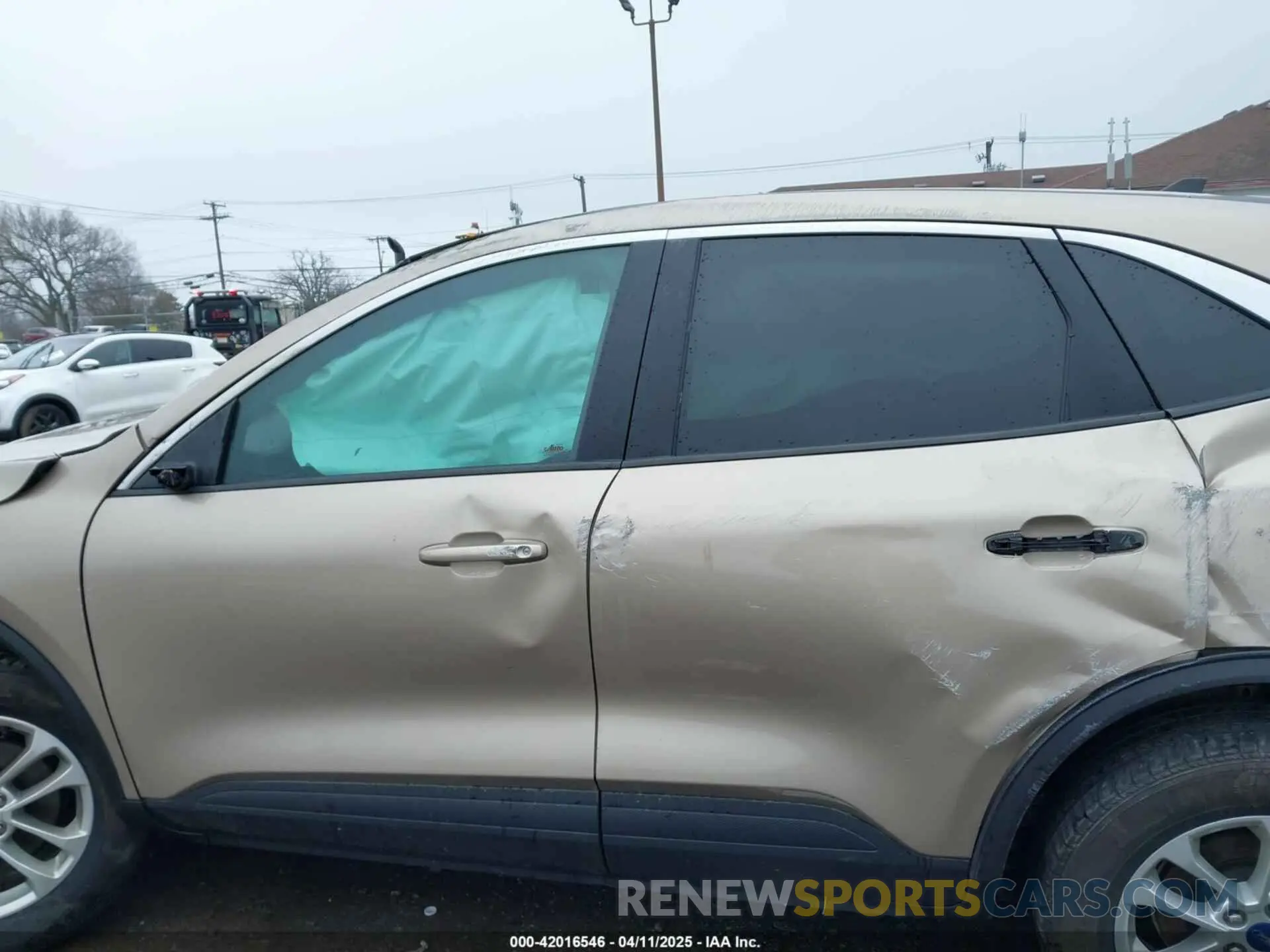 13 fotografías del automóvil dañado 1FMCU9G64LUA98197 FORD ESCAPE 2020
