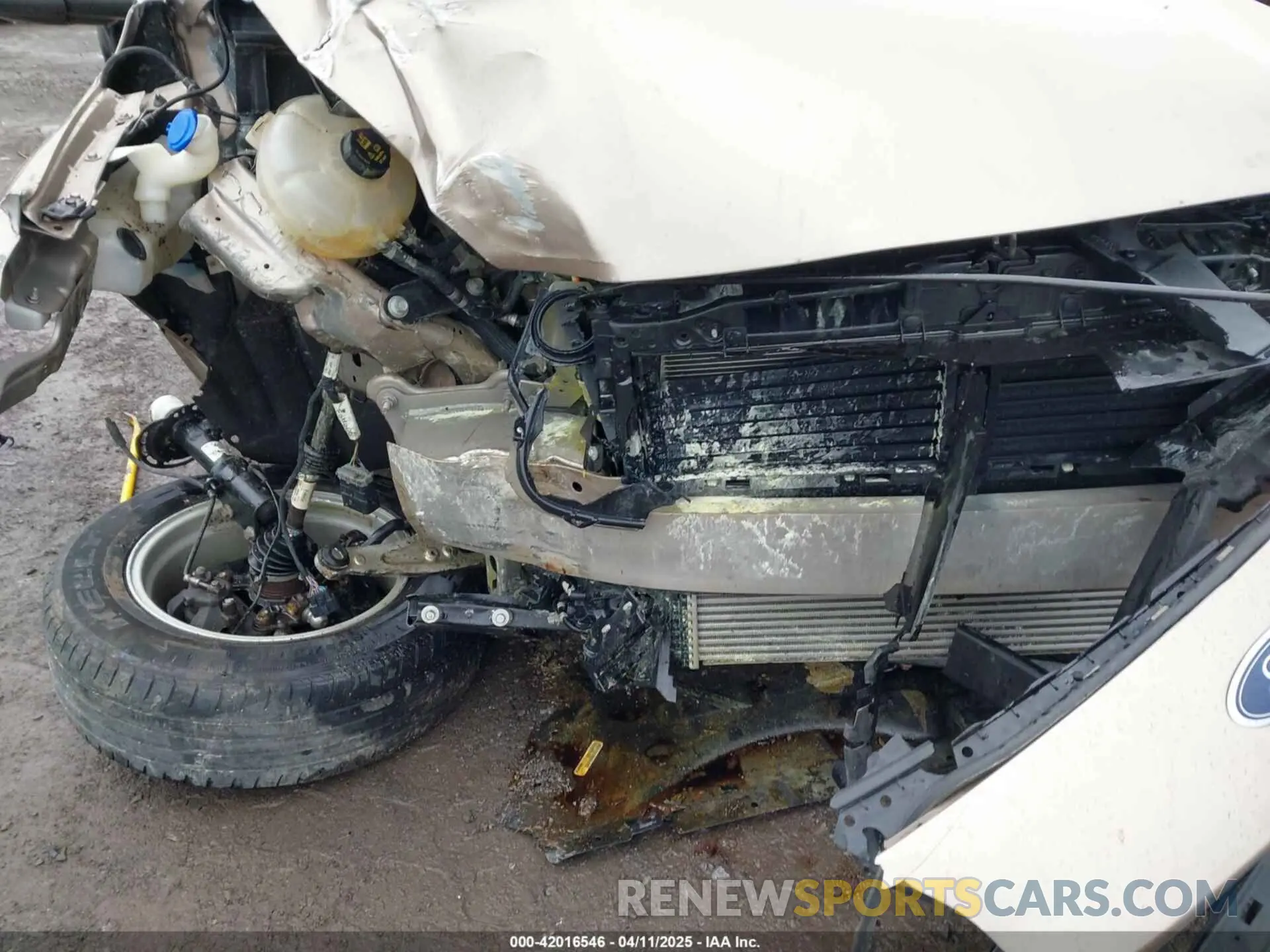 6 fotografías del automóvil dañado 1FMCU9G64LUA98197 FORD ESCAPE 2020