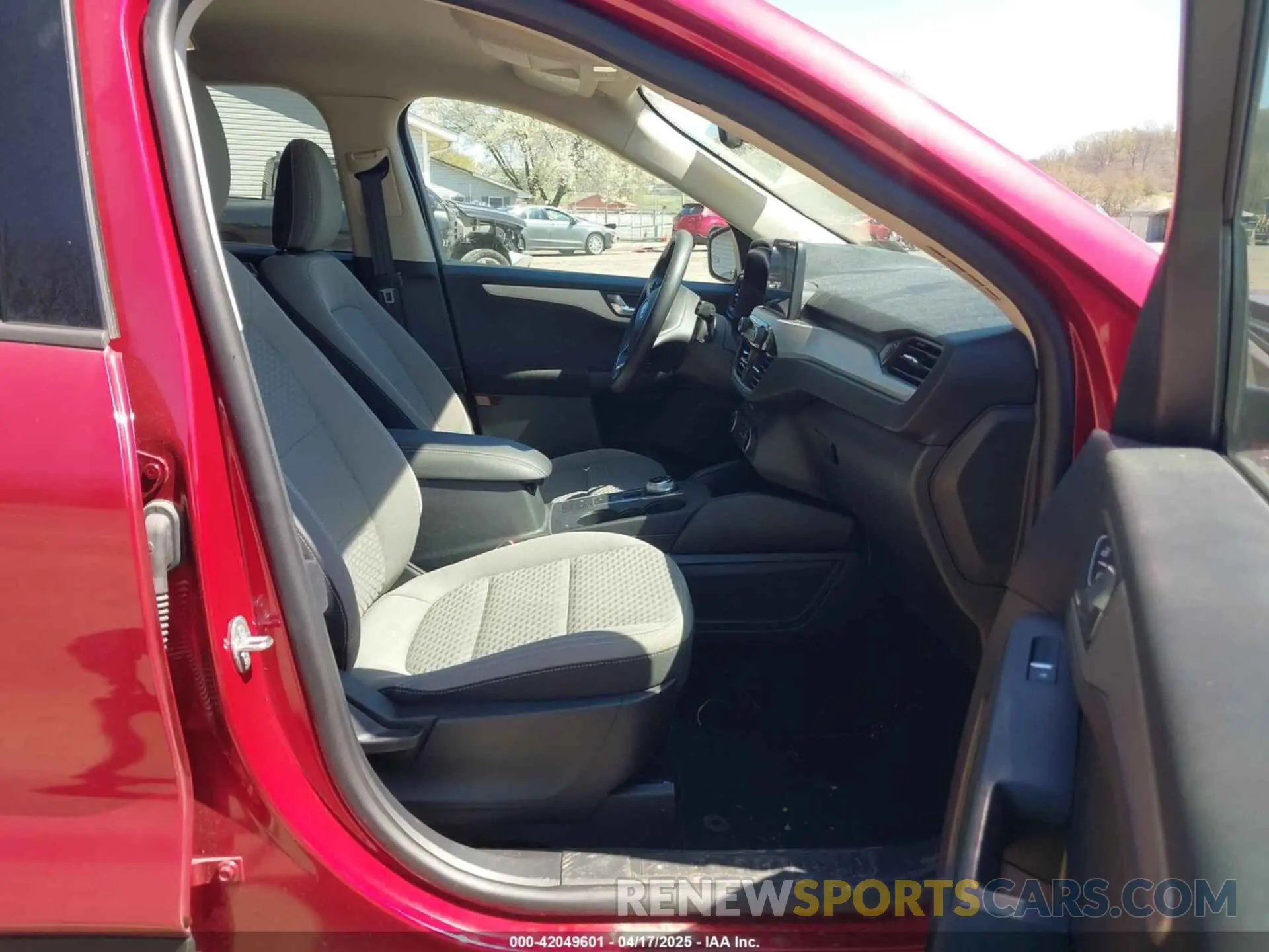 5 fotografías del automóvil dañado 1FMCU9G64LUB29416 FORD ESCAPE 2020