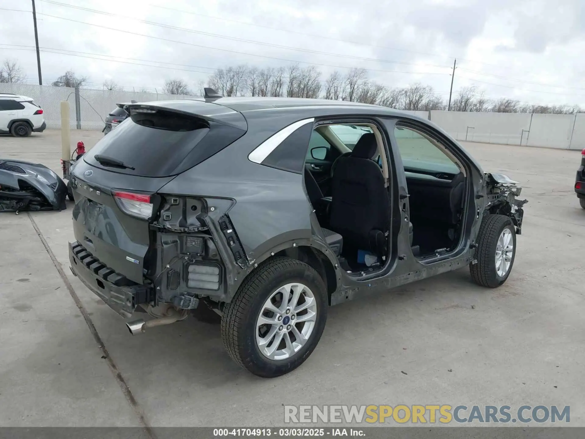 4 fotografías del automóvil dañado 1FMCU9G64LUB85887 FORD ESCAPE 2020