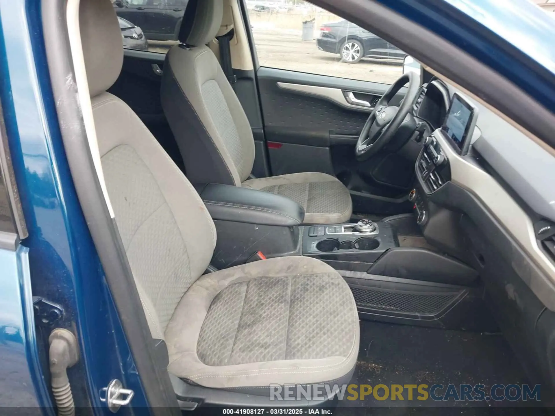 5 fotografías del automóvil dañado 1FMCU9G64LUC50432 FORD ESCAPE 2020