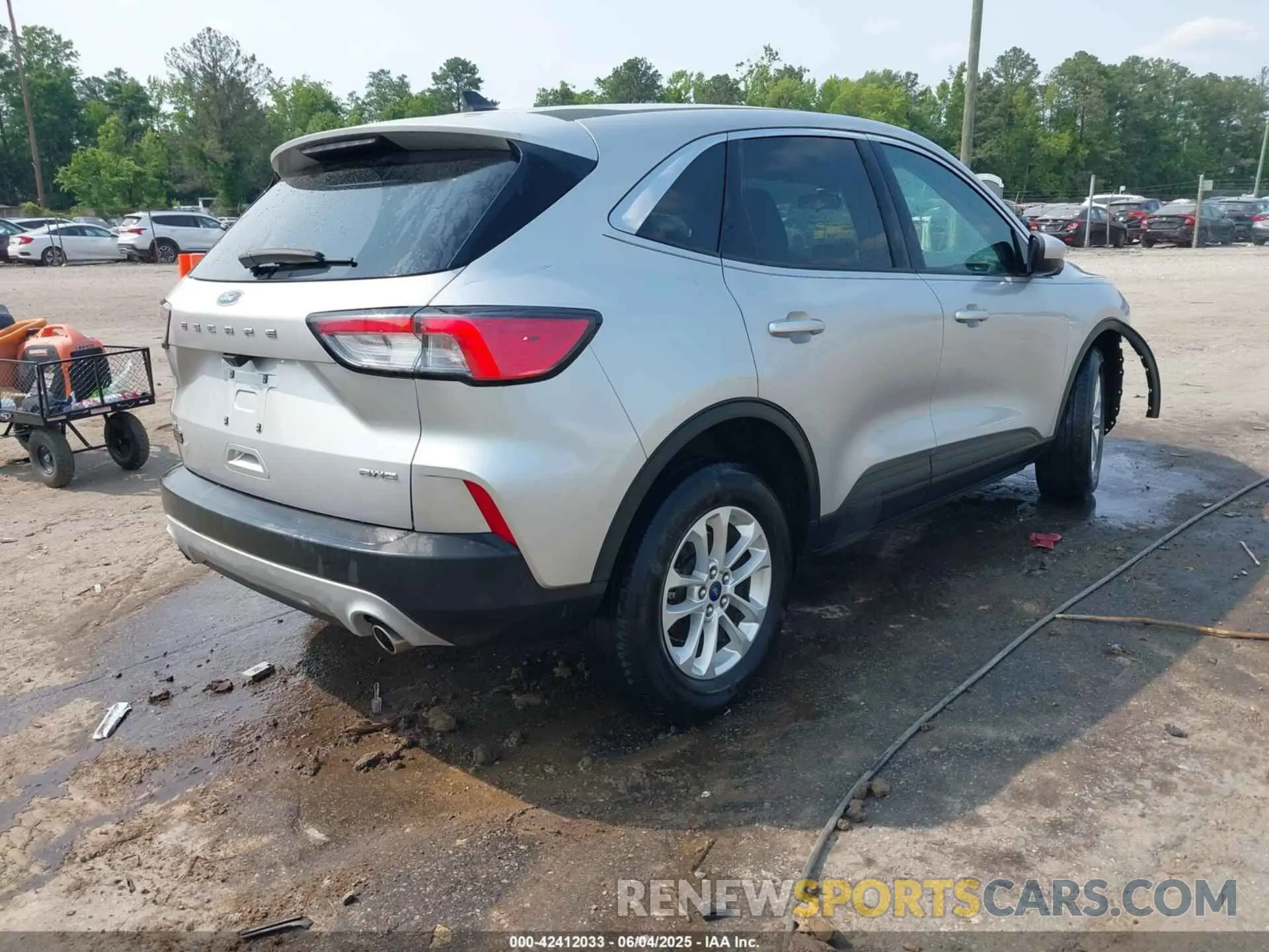 4 fotografías del automóvil dañado 1FMCU9G64LUC57090 FORD ESCAPE 2020