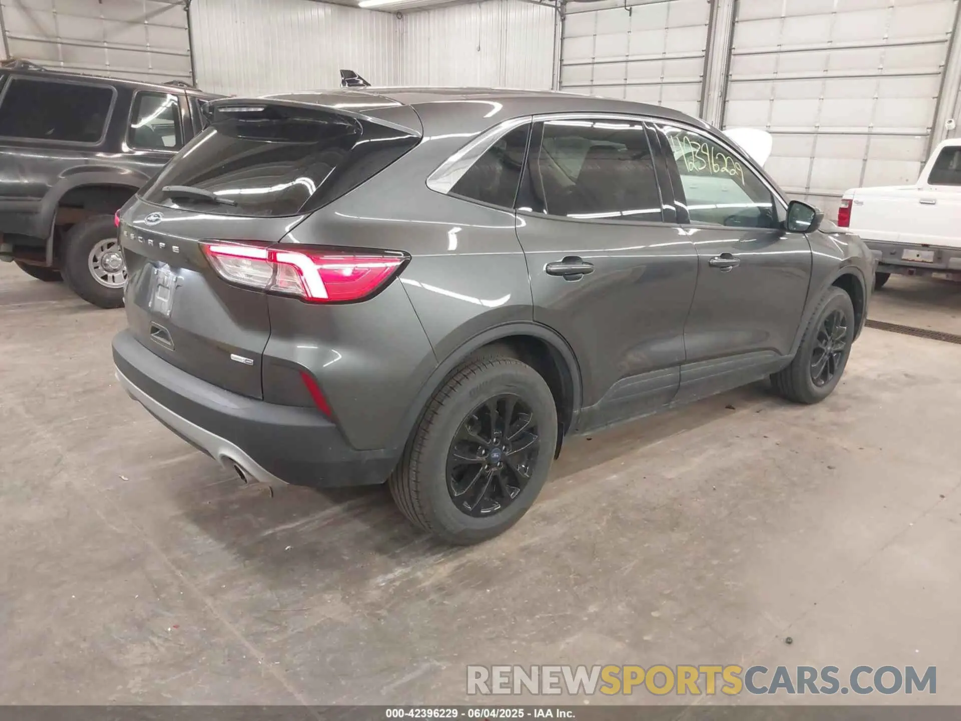 4 fotografías del automóvil dañado 1FMCU9G65LUA99617 FORD ESCAPE 2020