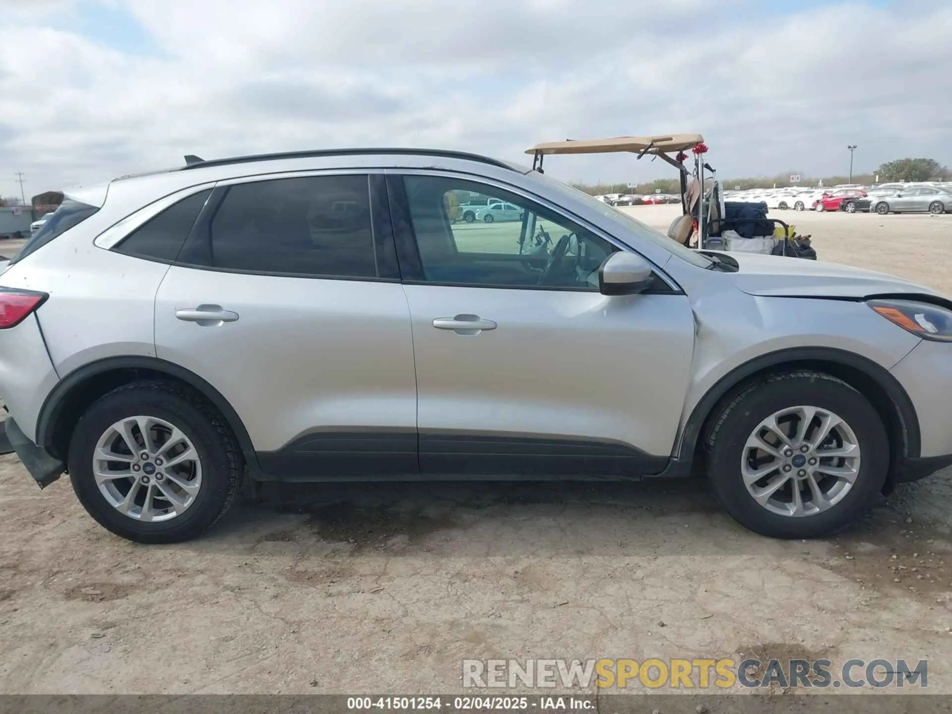 13 fotografías del automóvil dañado 1FMCU9G65LUB23480 FORD ESCAPE 2020