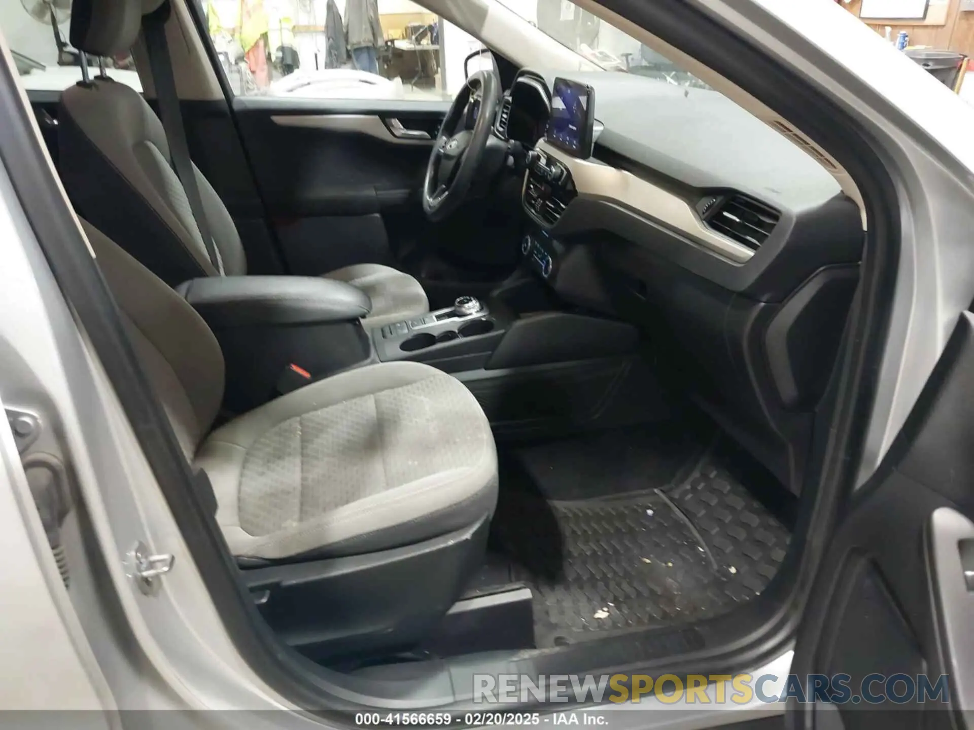 5 fotografías del automóvil dañado 1FMCU9G65LUB54289 FORD ESCAPE 2020