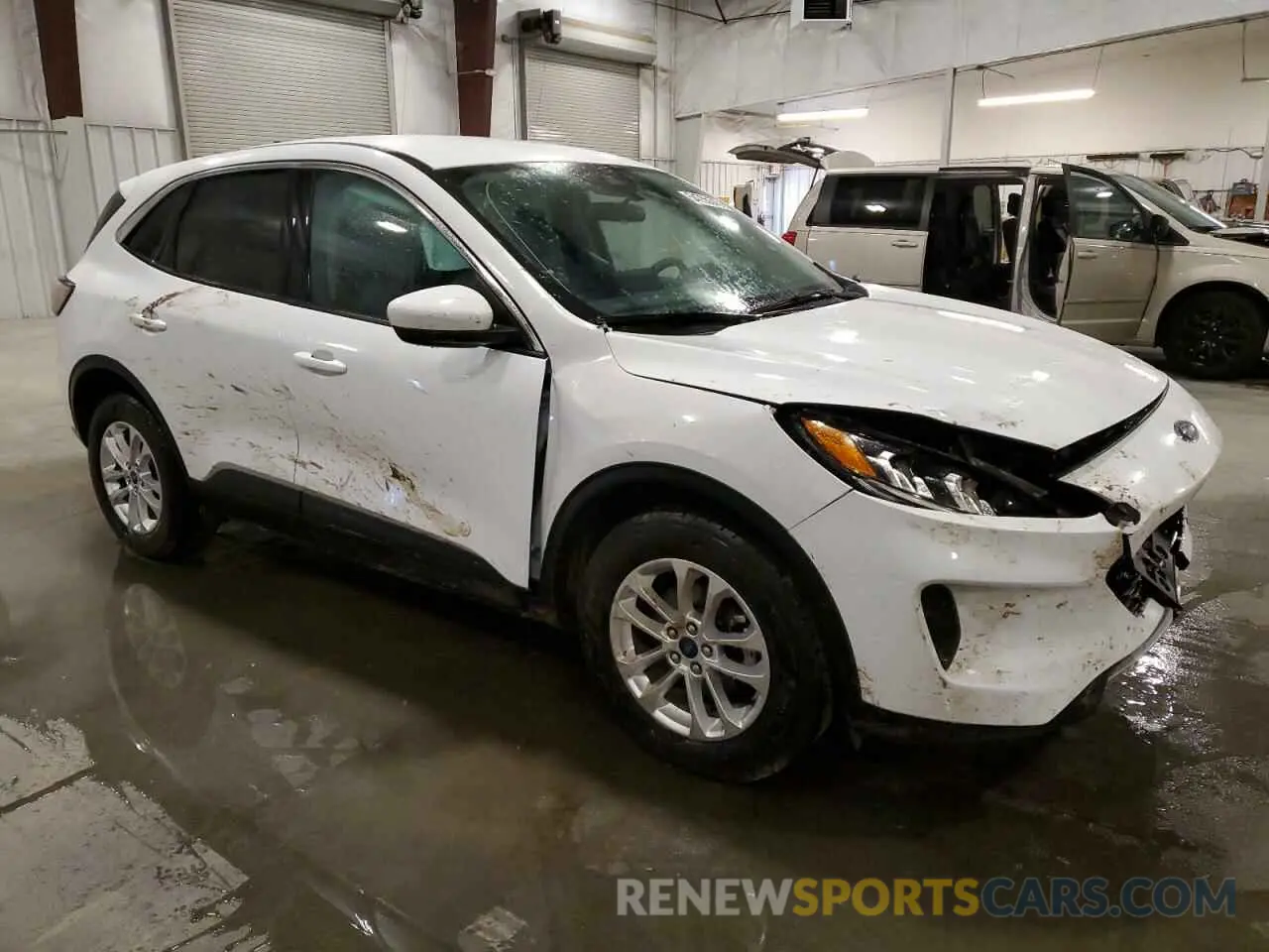 4 fotografías del automóvil dañado 1FMCU9G65LUB69231 FORD ESCAPE 2020