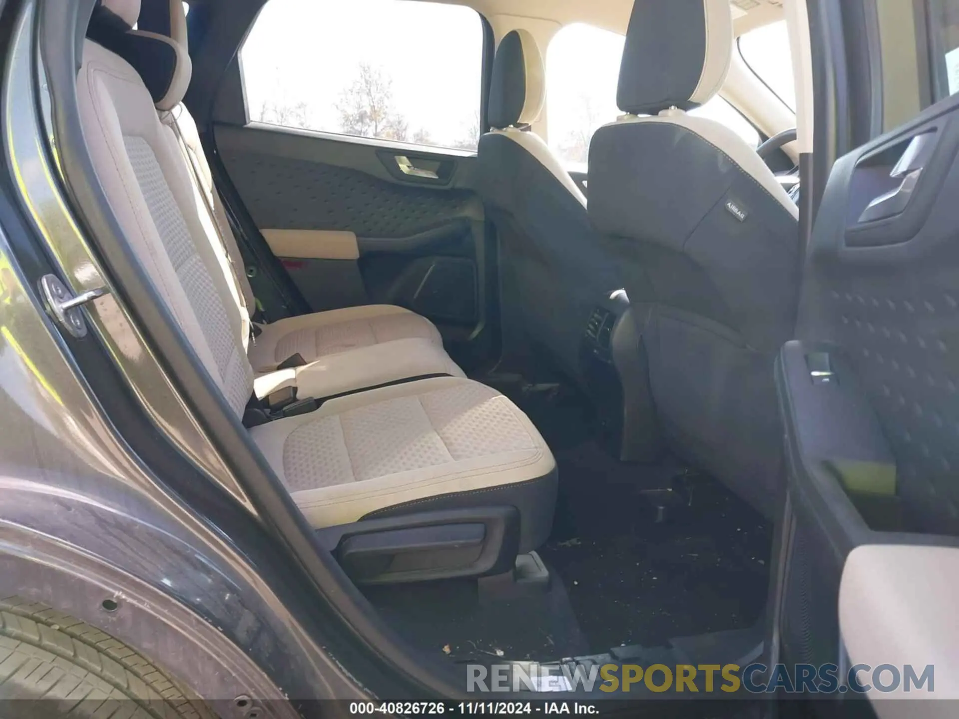 8 fotografías del automóvil dañado 1FMCU9G66LUA11982 FORD ESCAPE 2020