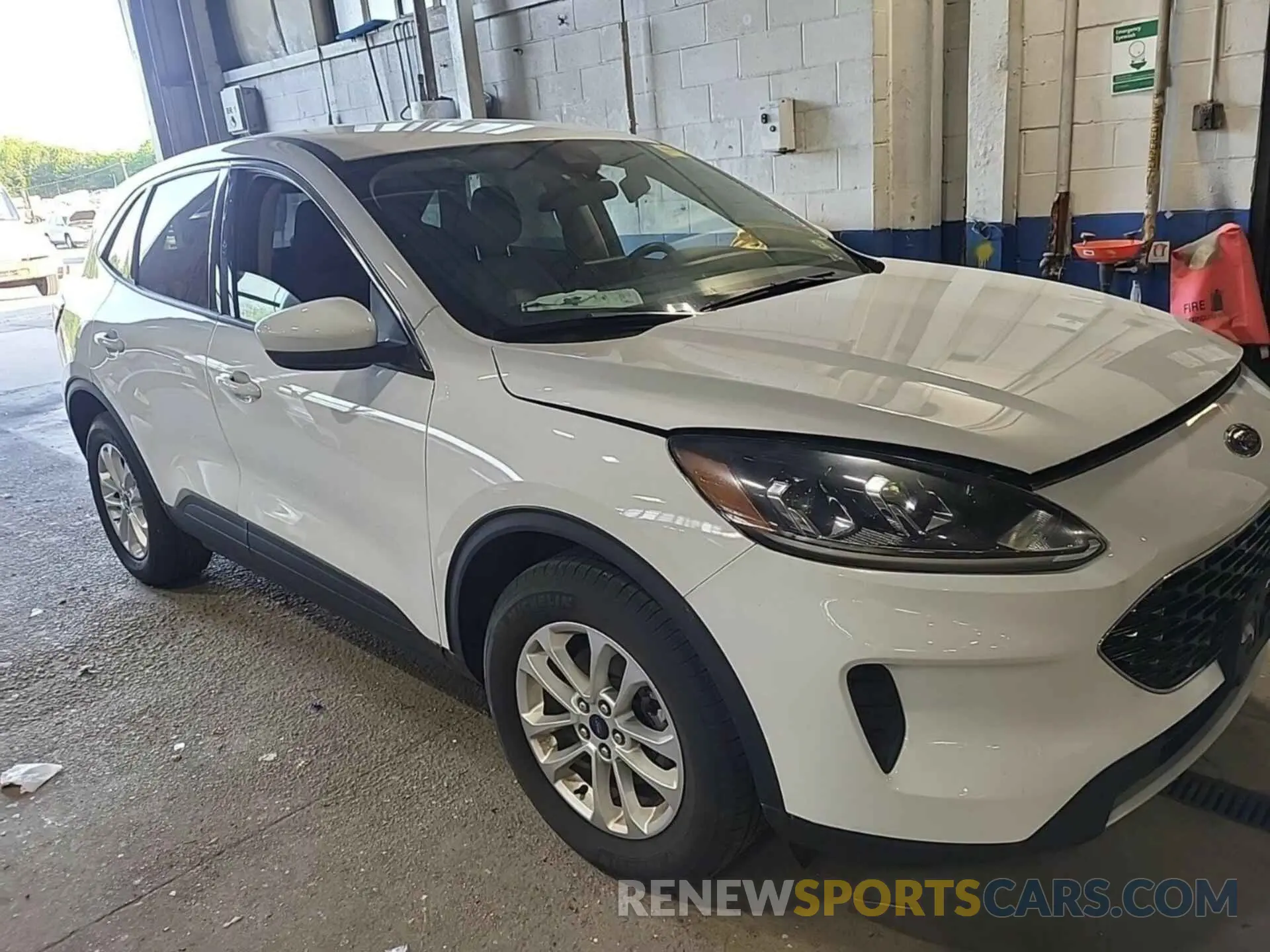 21 fotografías del automóvil dañado 1FMCU9G66LUB14805 FORD ESCAPE 2020