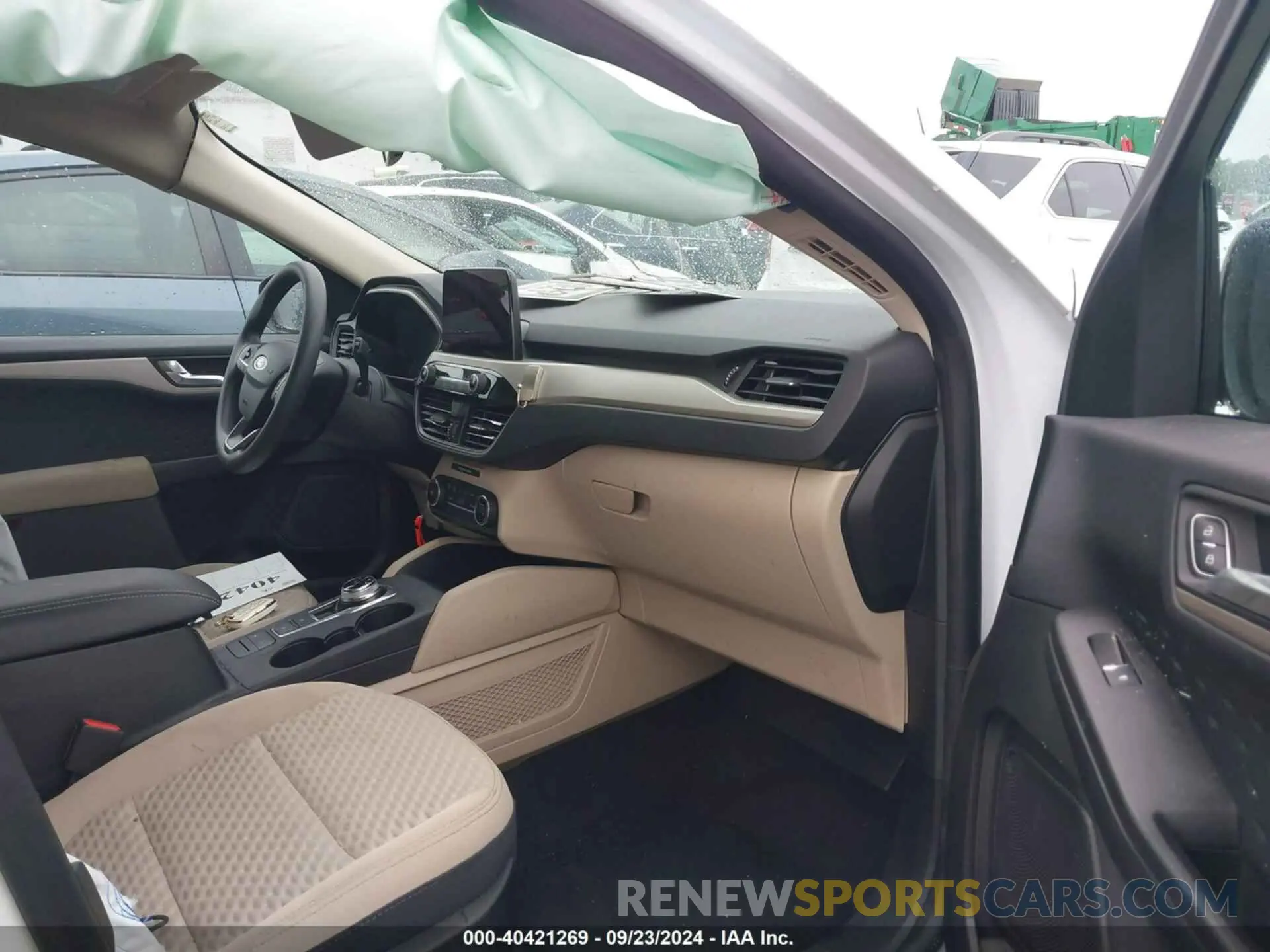 5 fotografías del automóvil dañado 1FMCU9G67LUA64867 FORD ESCAPE 2020