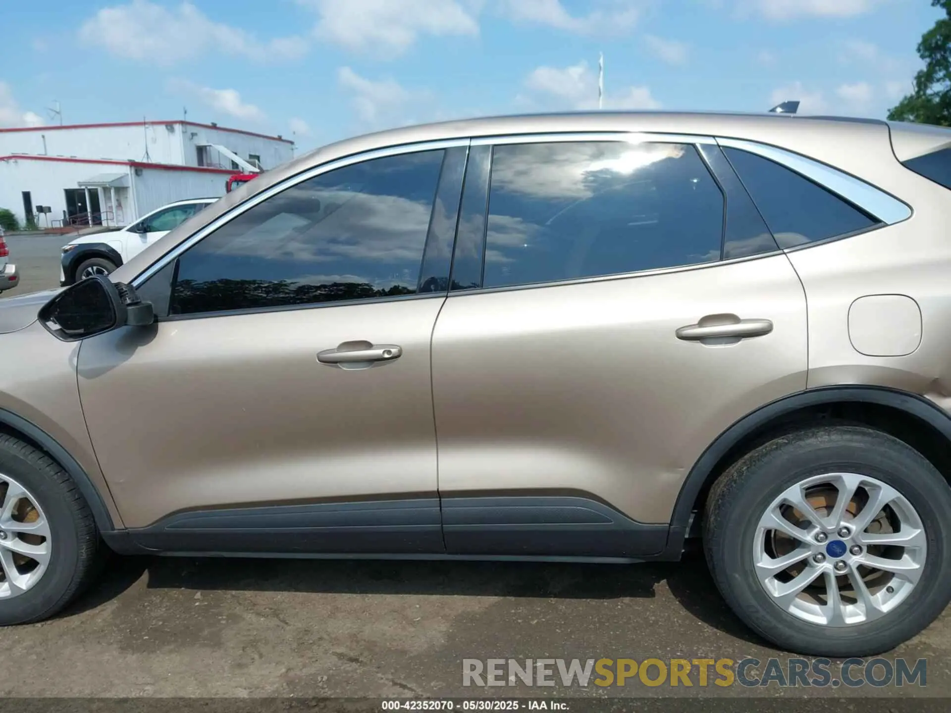 14 fotografías del automóvil dañado 1FMCU9G67LUA94600 FORD ESCAPE 2020