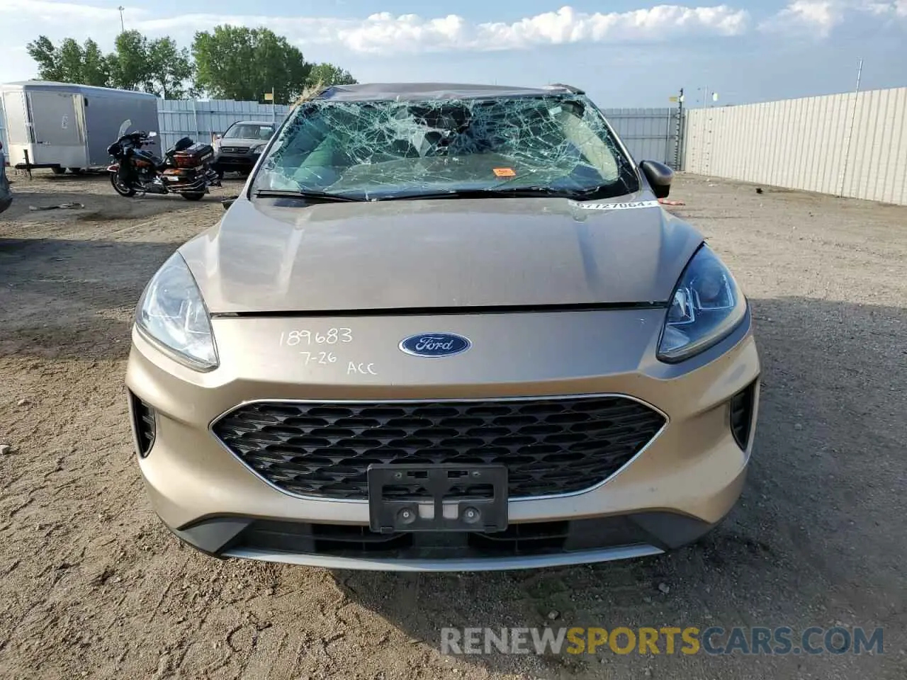 5 fotografías del automóvil dañado 1FMCU9G67LUB69375 FORD ESCAPE 2020